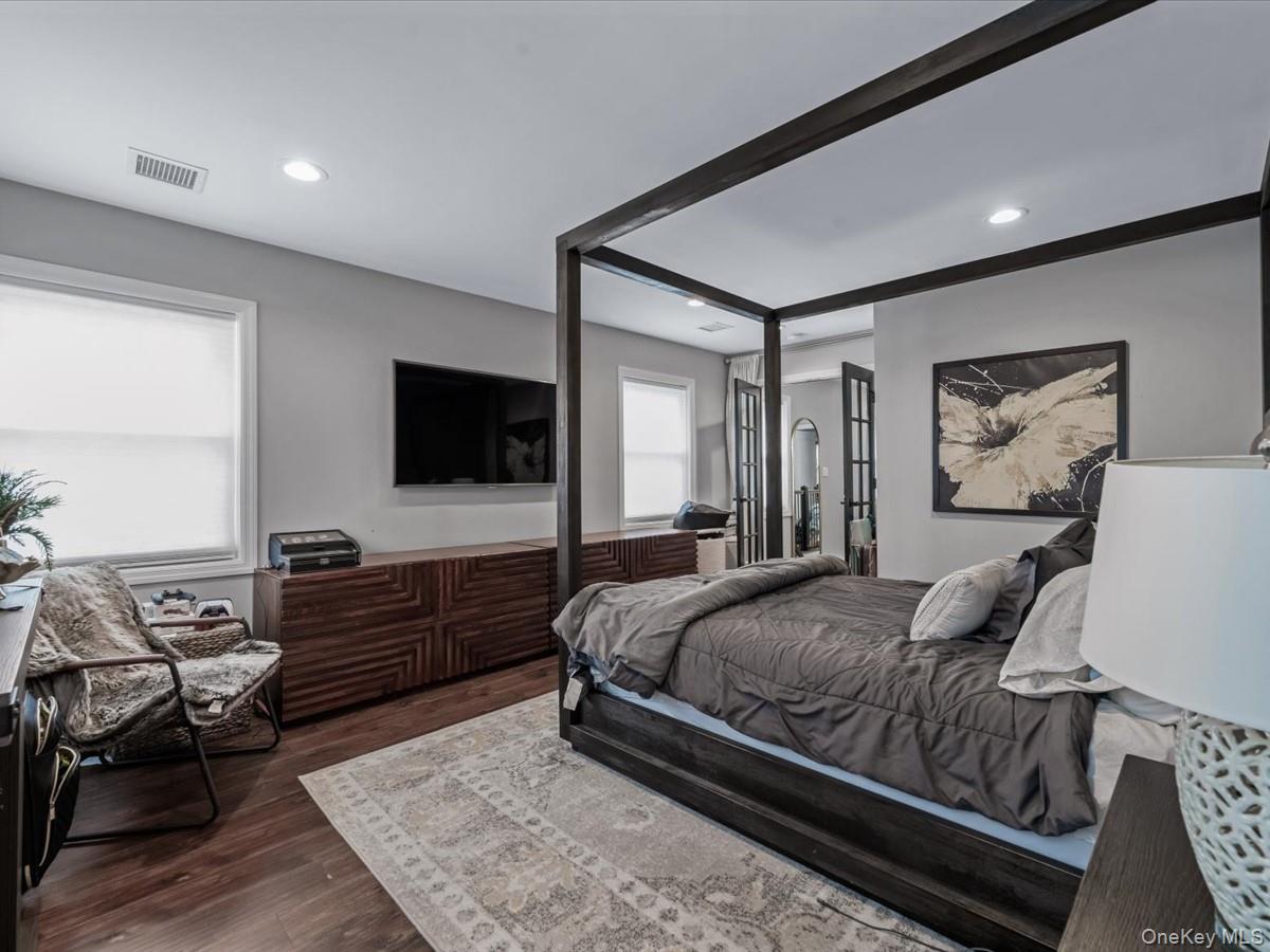 237 Central Avenue, Lynbrook, NY 11563