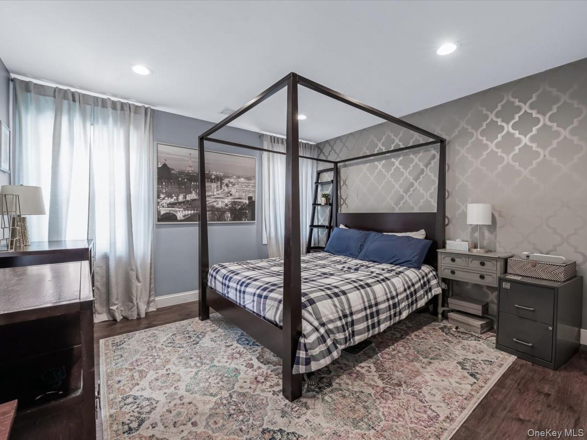 237 Central Avenue, Lynbrook, NY 11563