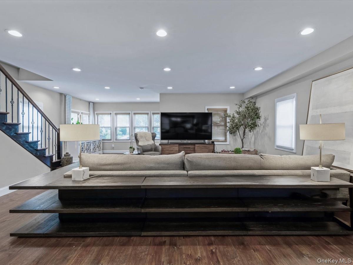 237 Central Avenue, Lynbrook, NY 11563