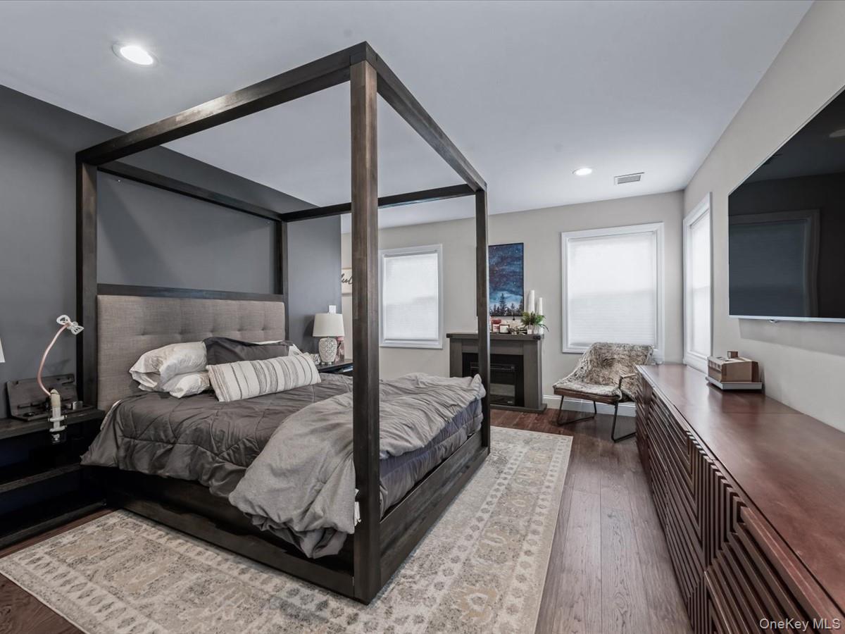 237 Central Avenue, Lynbrook, NY 11563