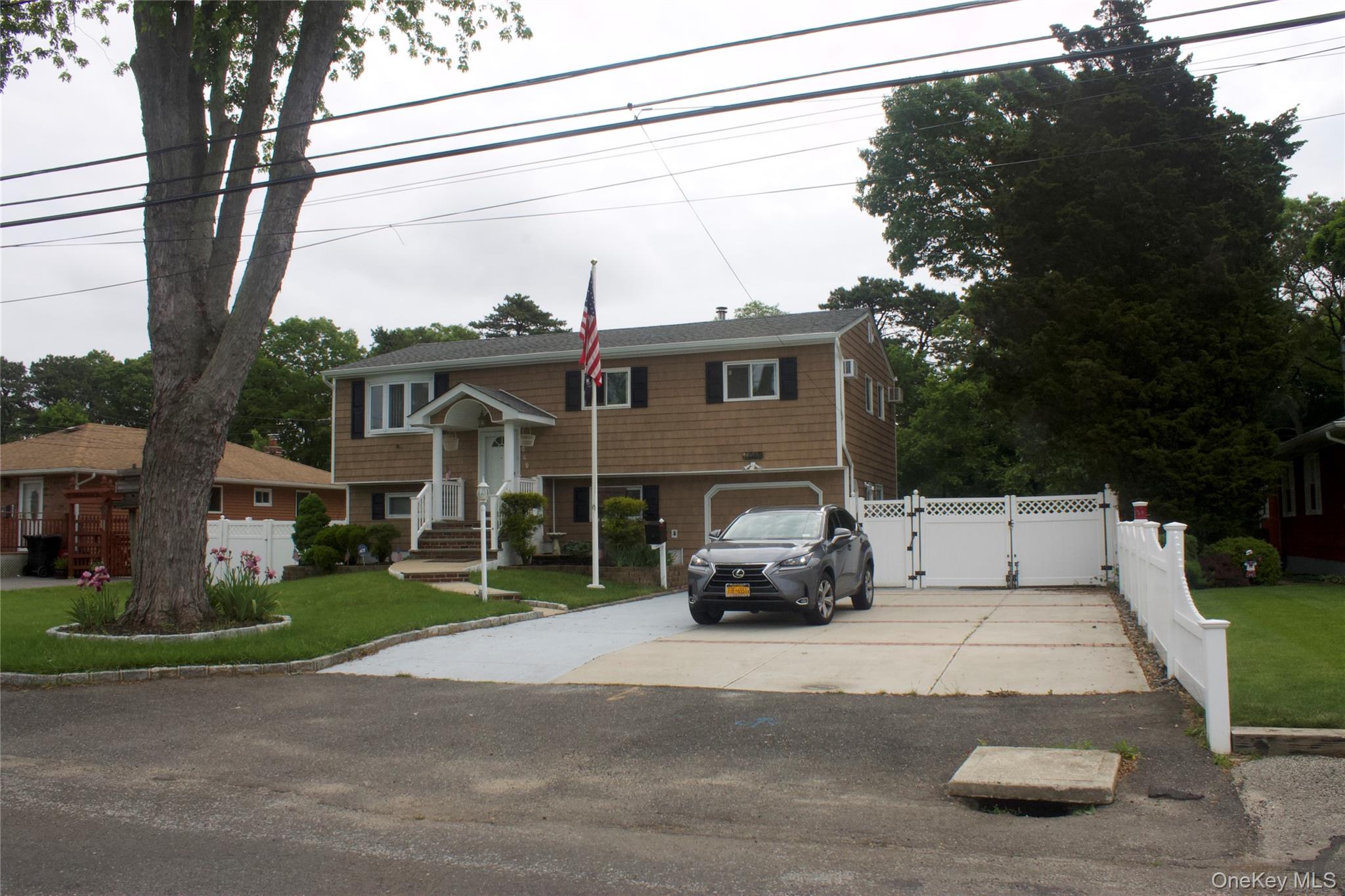 1069 Callahan Street, Bay Shore, NY 11706