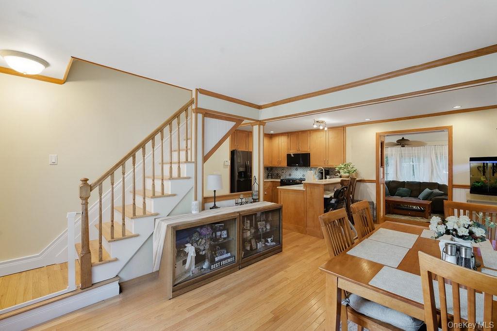 5 Liberty Street, Hampton Bays, NY 11946