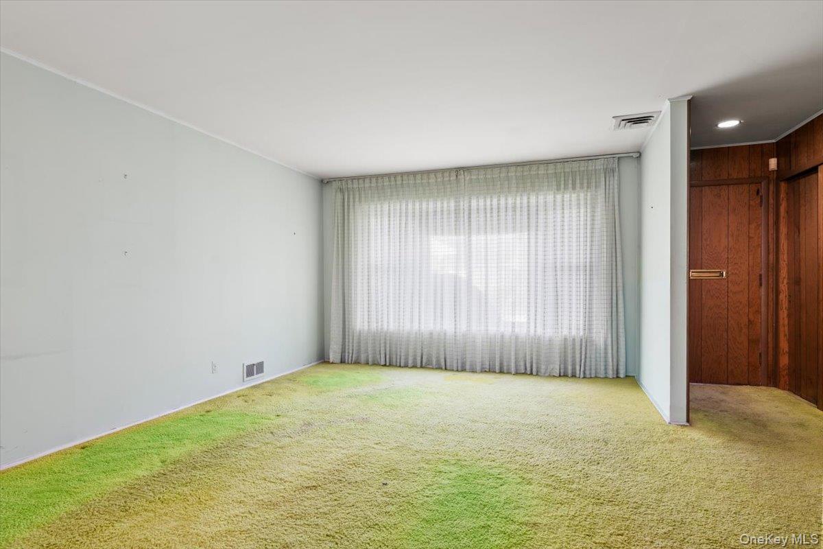 144 Orchard Street, Plainview, NY 11803