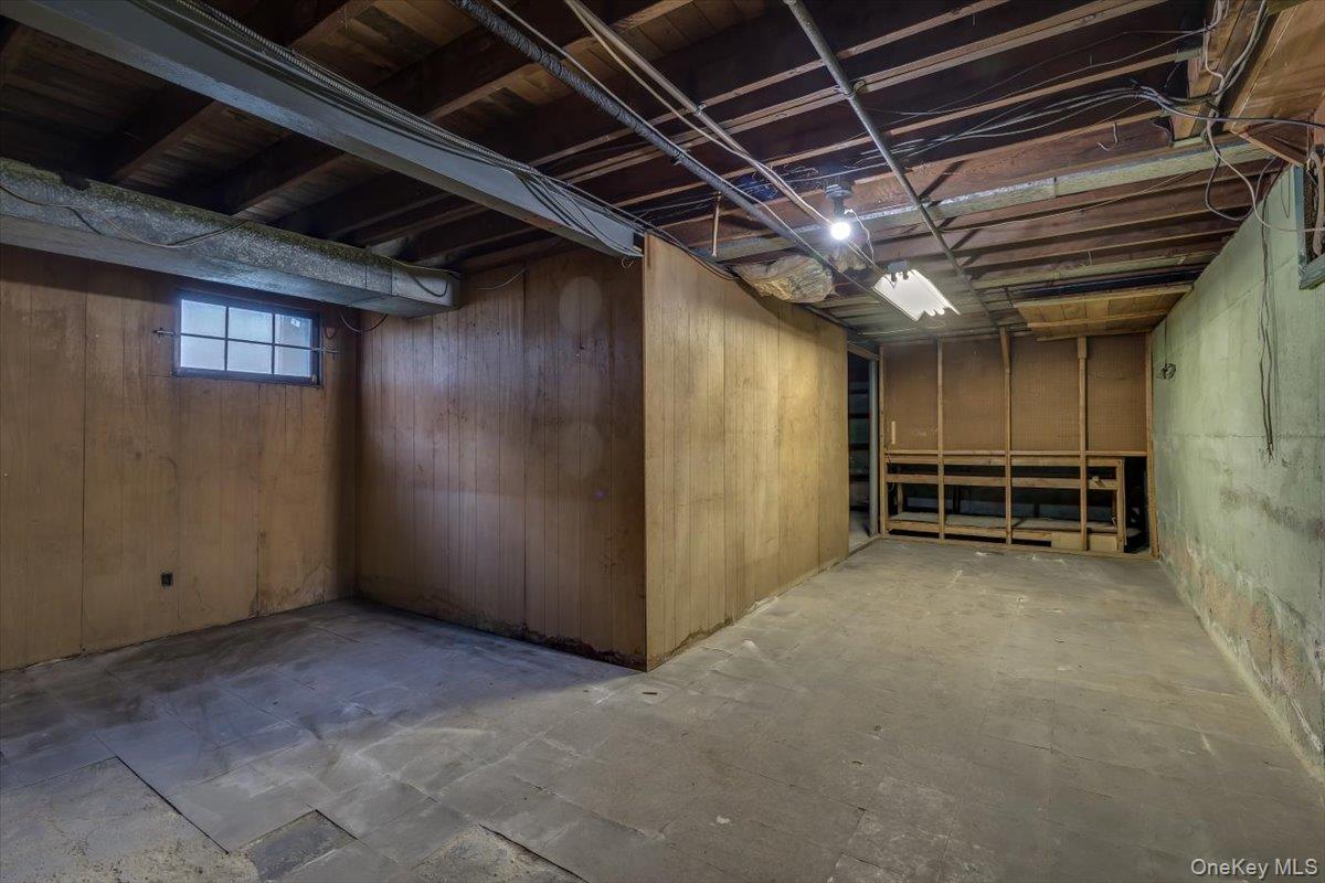 144 Orchard Street, Plainview, NY 11803