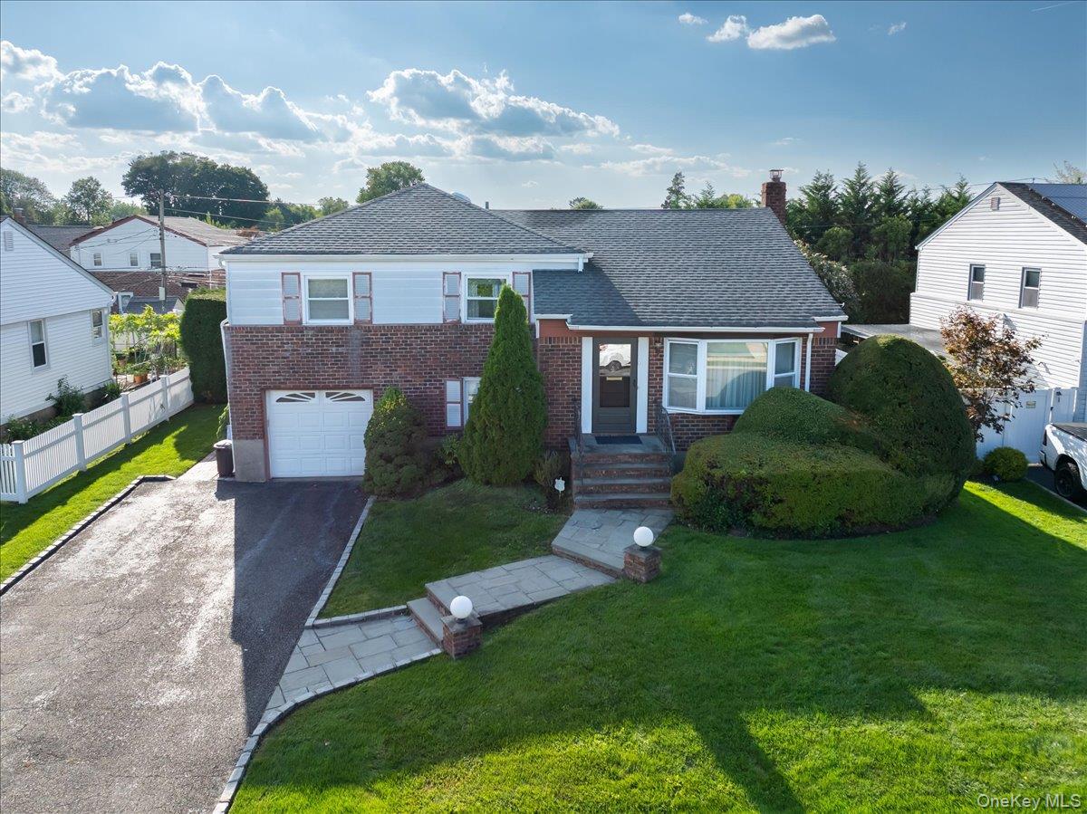 144 Orchard Street, Plainview, NY 11803