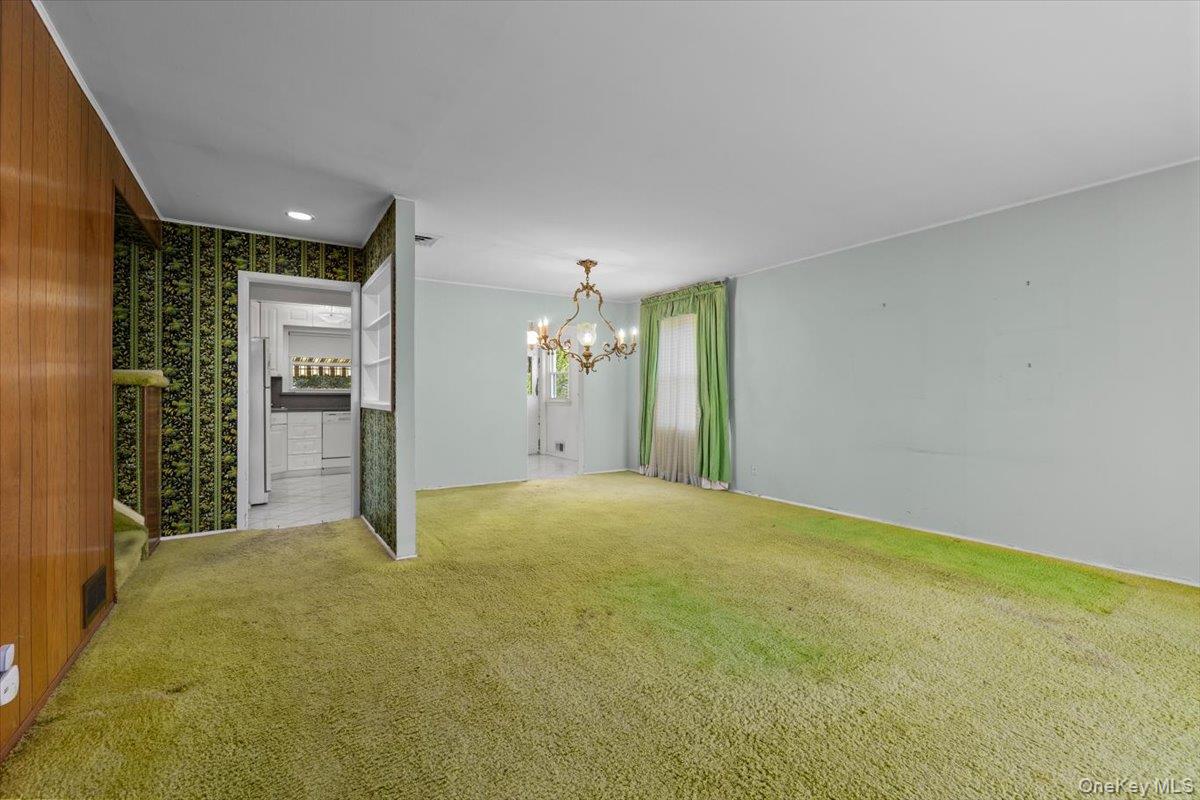 144 Orchard Street, Plainview, NY 11803