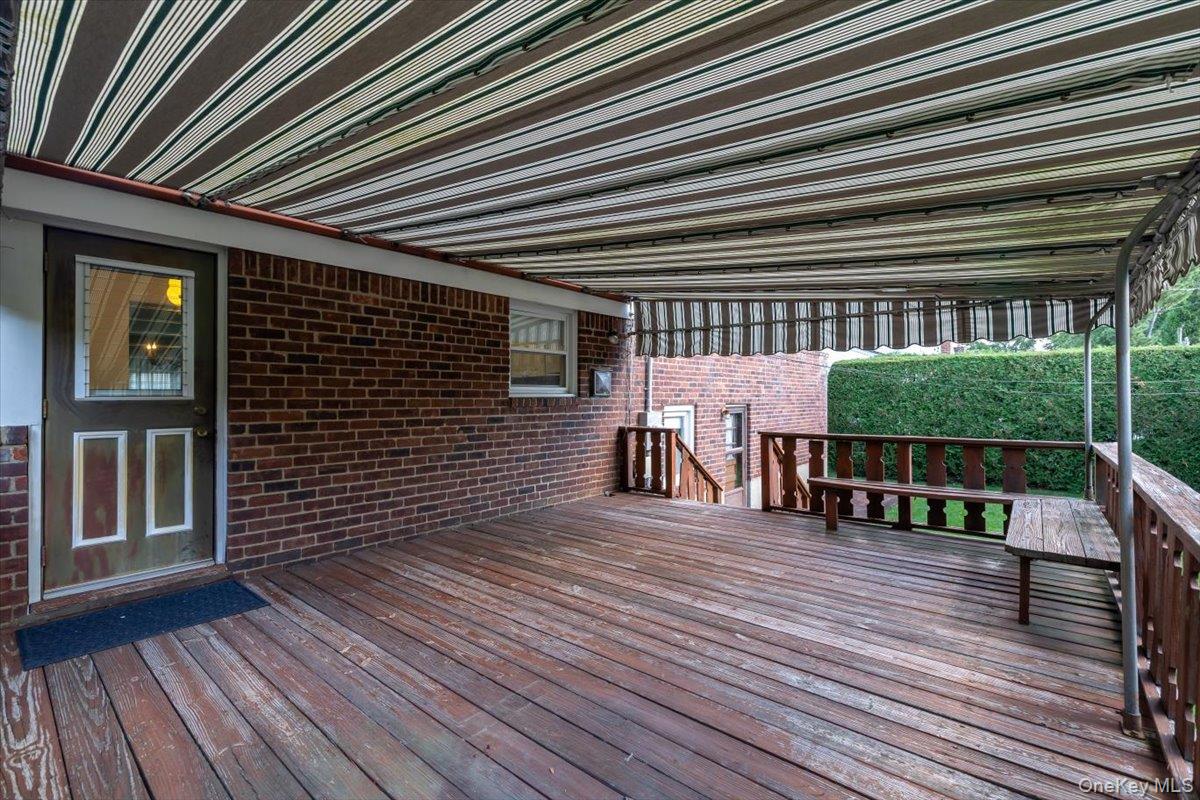 144 Orchard Street, Plainview, NY 11803