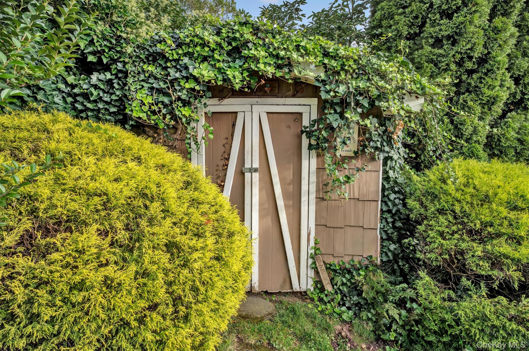 207 Juniper Road, Kings Park, NY 11754