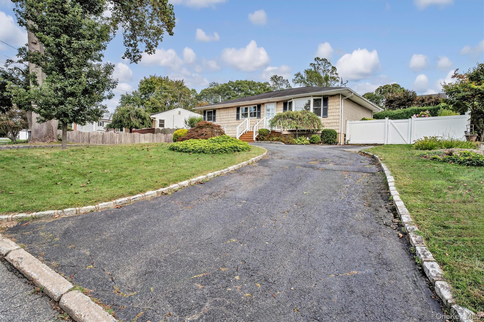 207 Juniper Road, Kings Park, NY 11754