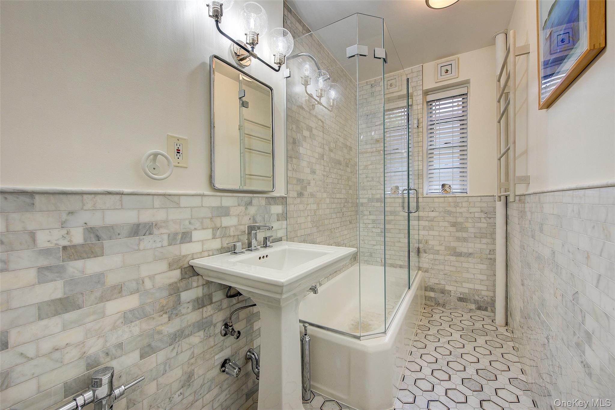 77-35 113th Street # 2N, Forest Hills, NY 11375