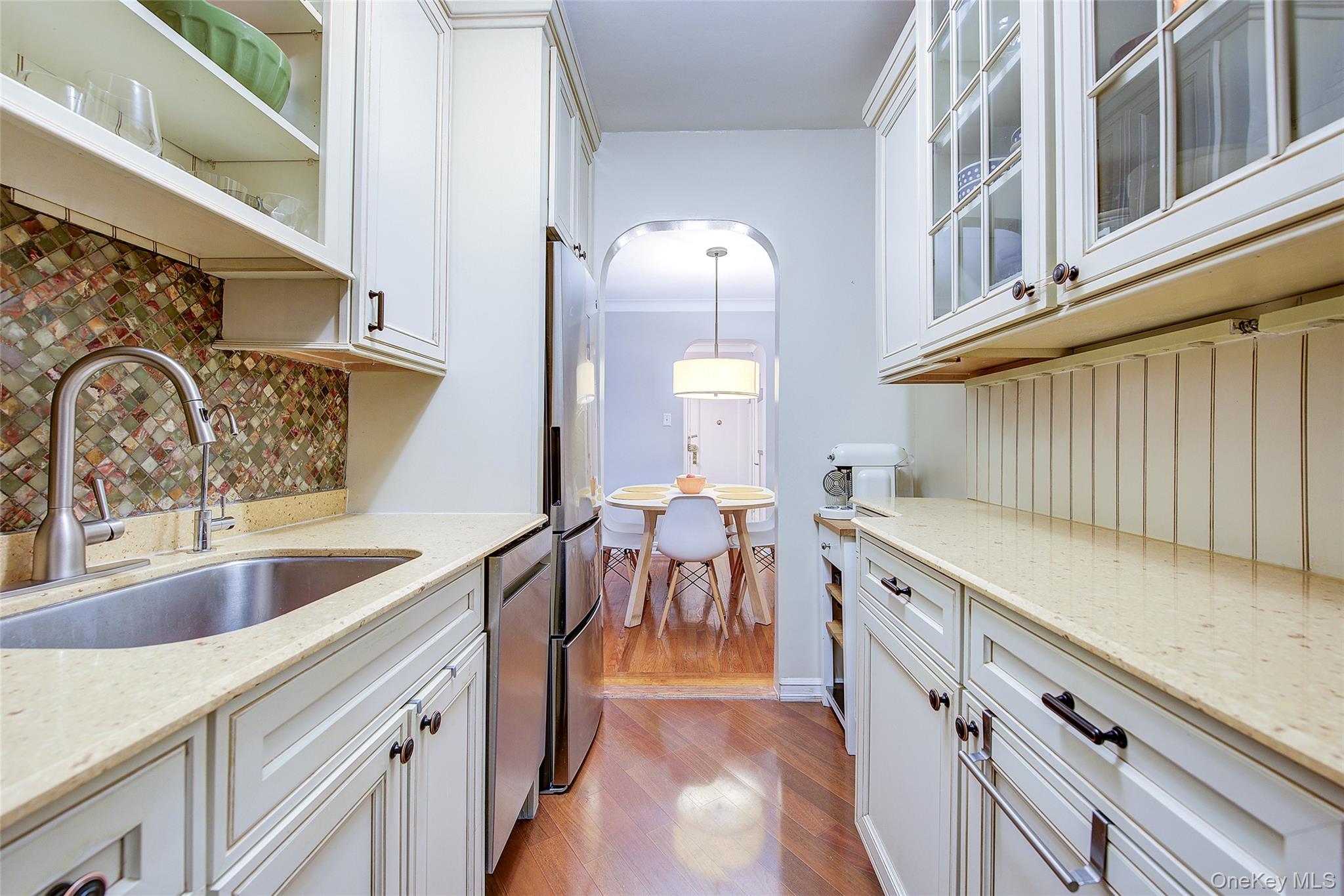 77-35 113th Street # 2N, Forest Hills, NY 11375