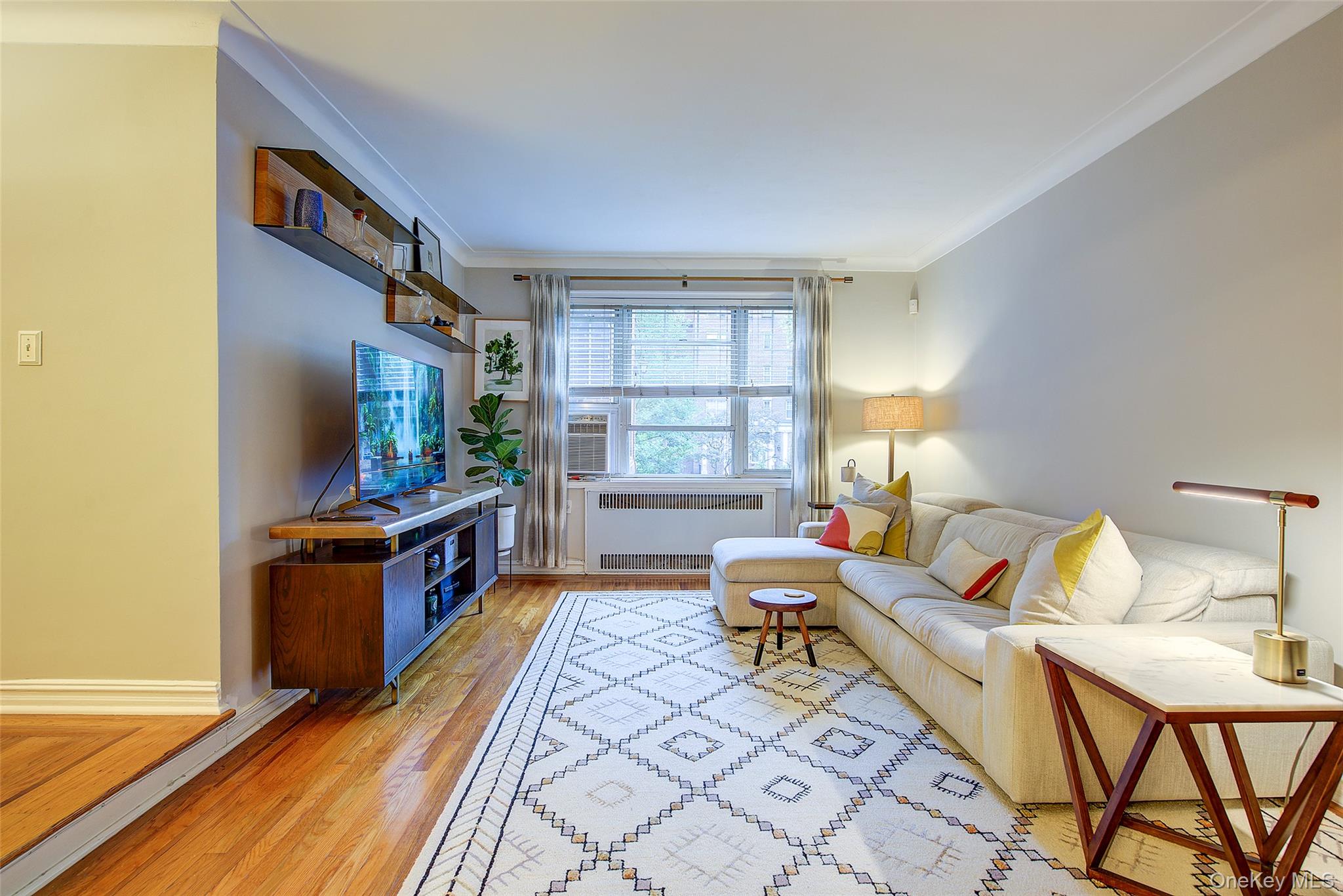 77-35 113th Street # 2N, Forest Hills, NY 11375