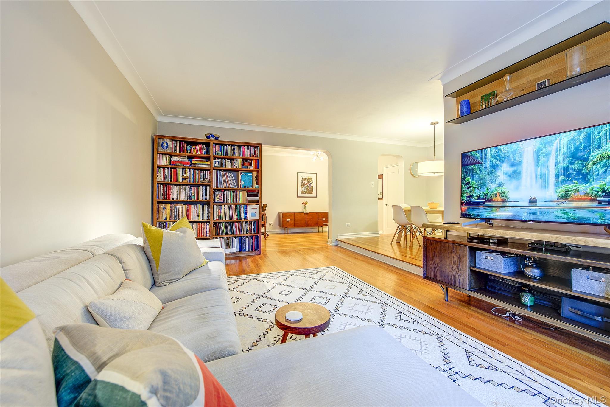 77-35 113th Street # 2N, Forest Hills, NY 11375