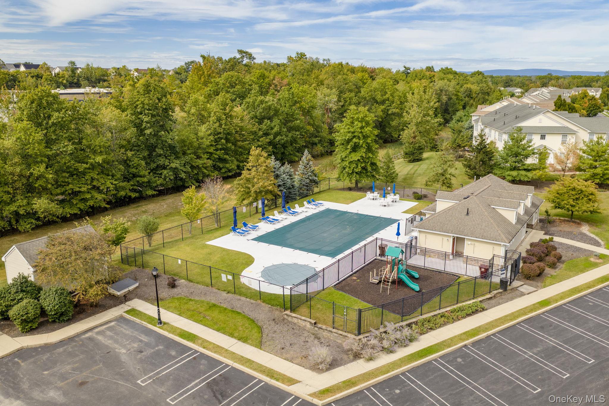 30 Avoncroft LN, Middletown, NY 10940