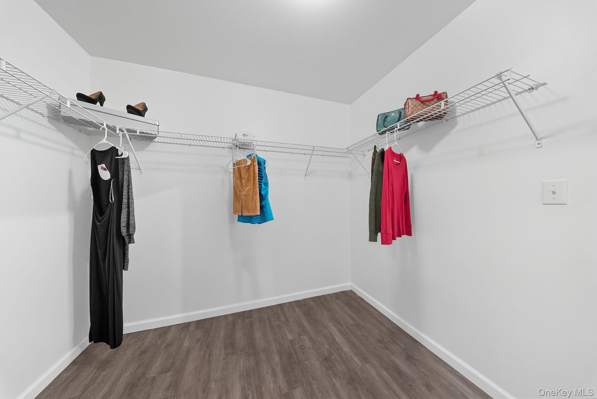 30 Avoncroft LN, Middletown, NY 10940