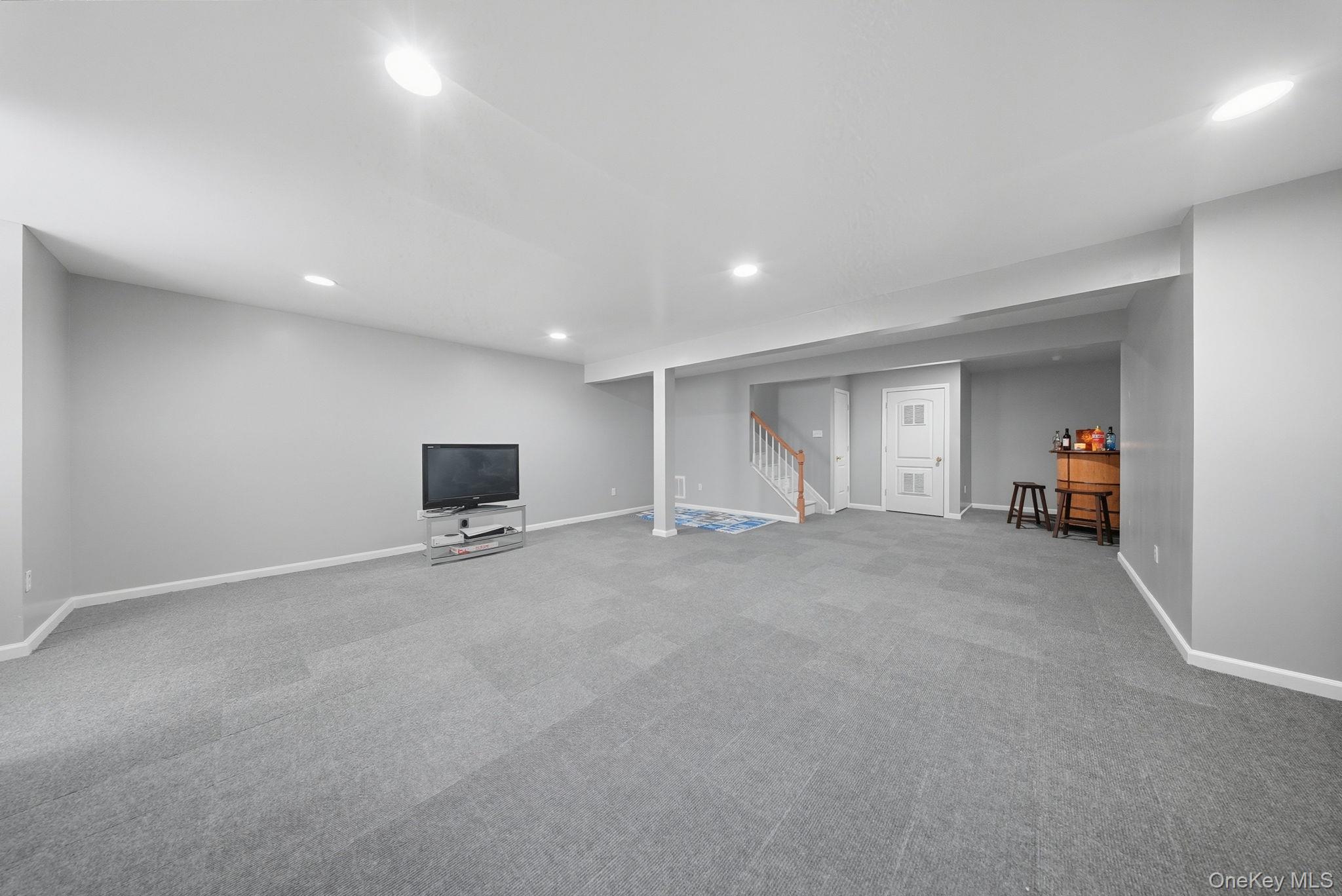 30 Avoncroft LN, Middletown, NY 10940