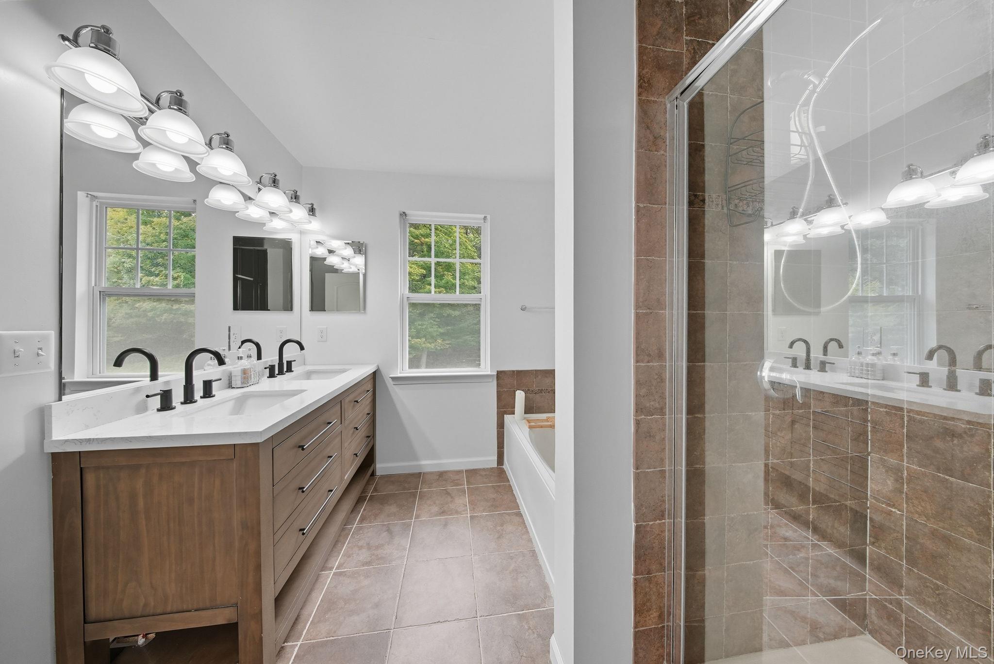 30 Avoncroft LN, Middletown, NY 10940