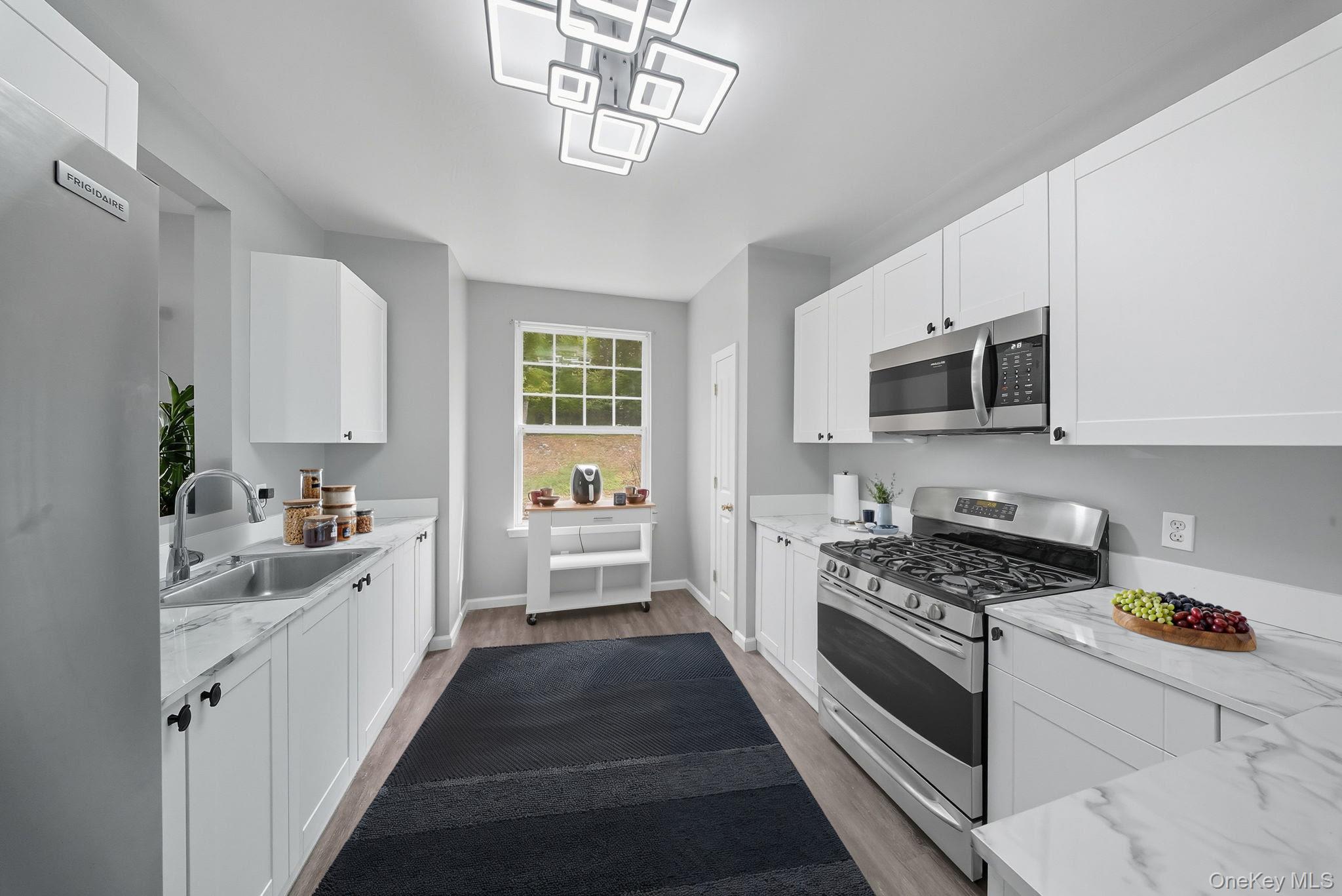 30 Avoncroft LN, Middletown, NY 10940