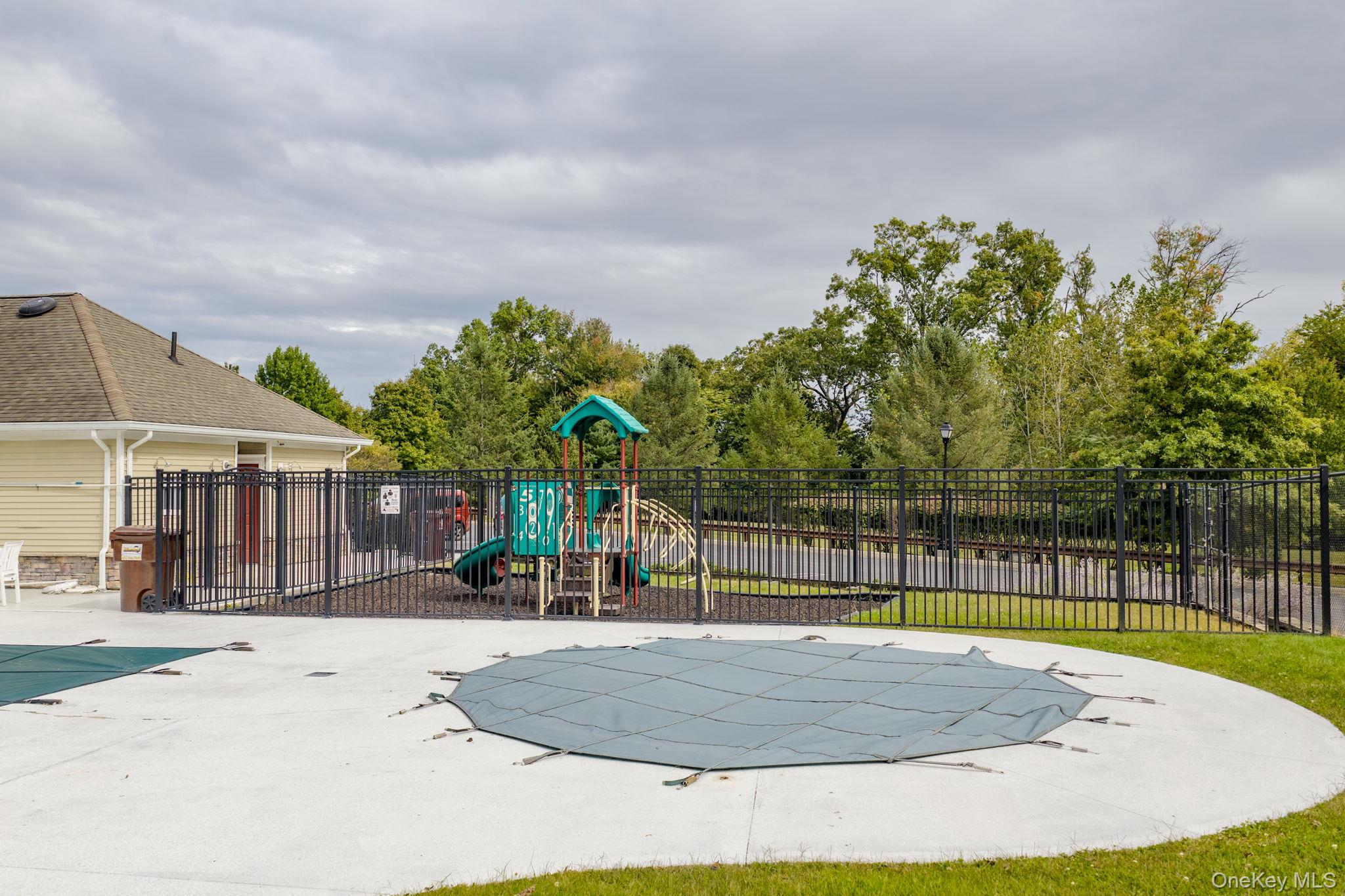 30 Avoncroft LN, Middletown, NY 10940