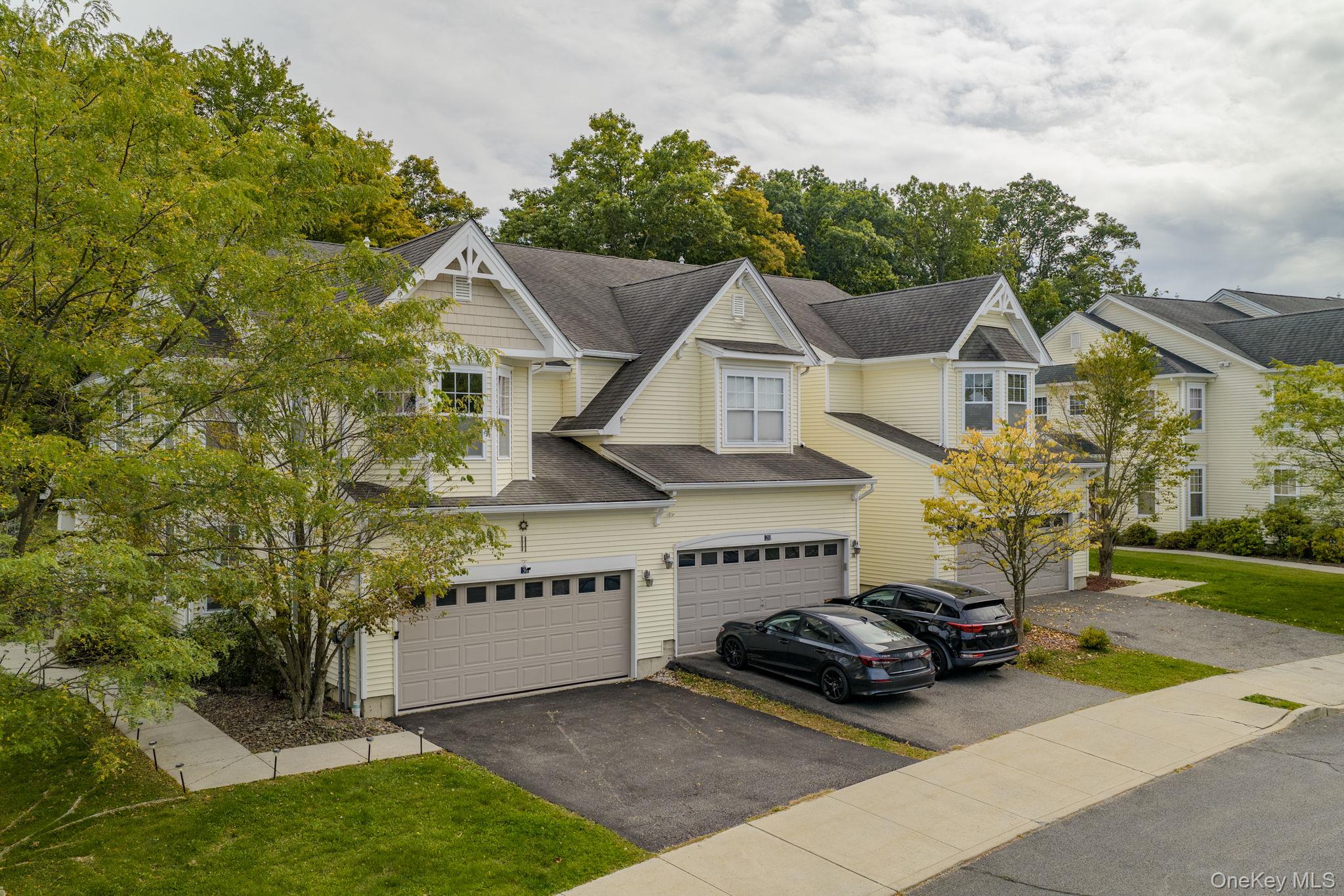 30 Avoncroft LN, Middletown, NY 10940