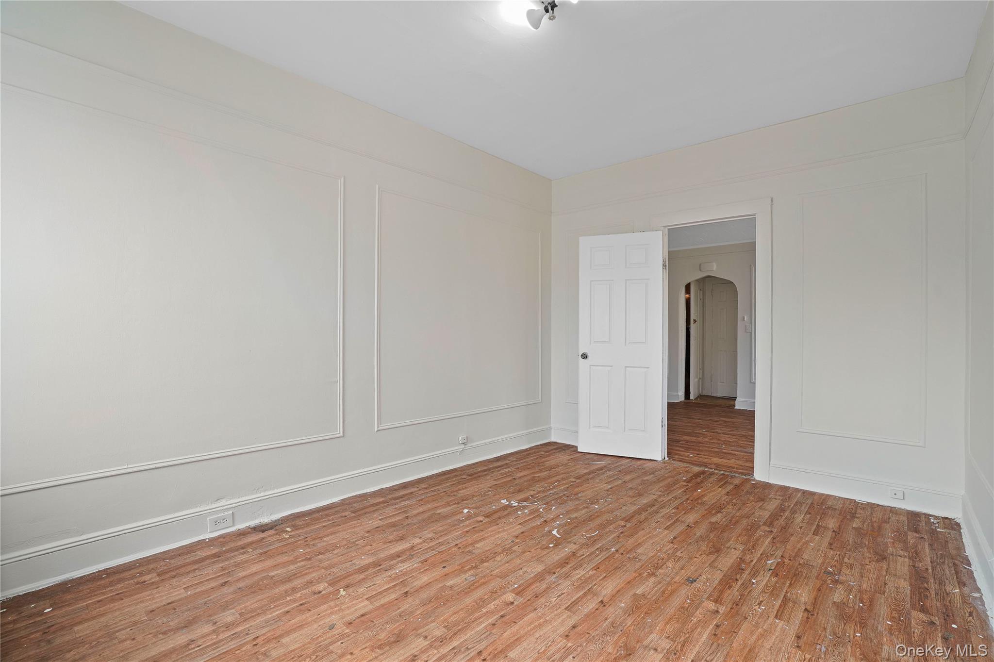 72-07 73 Street, Glendale, NY 11385