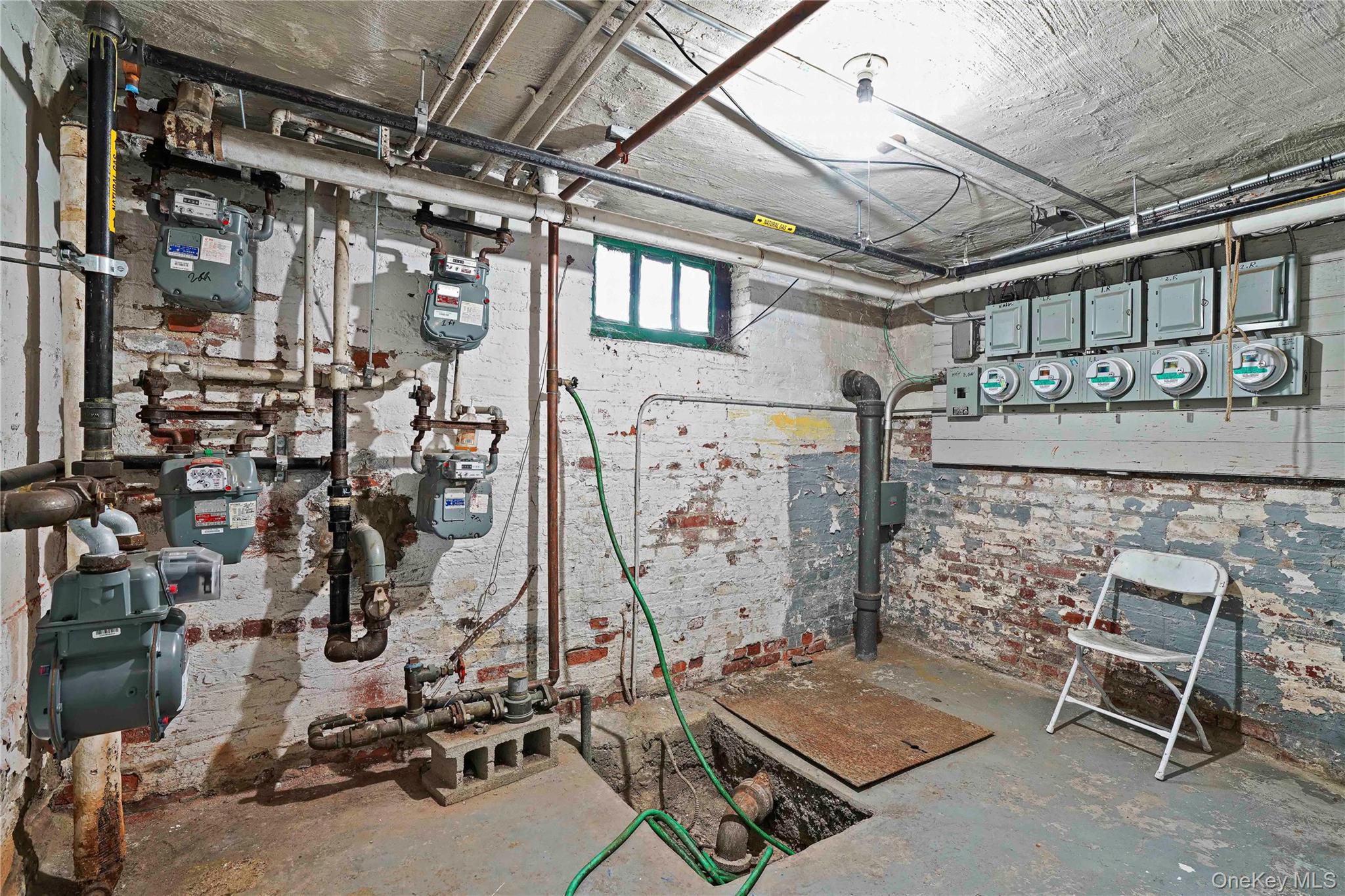 72-07 73 Street, Glendale, NY 11385