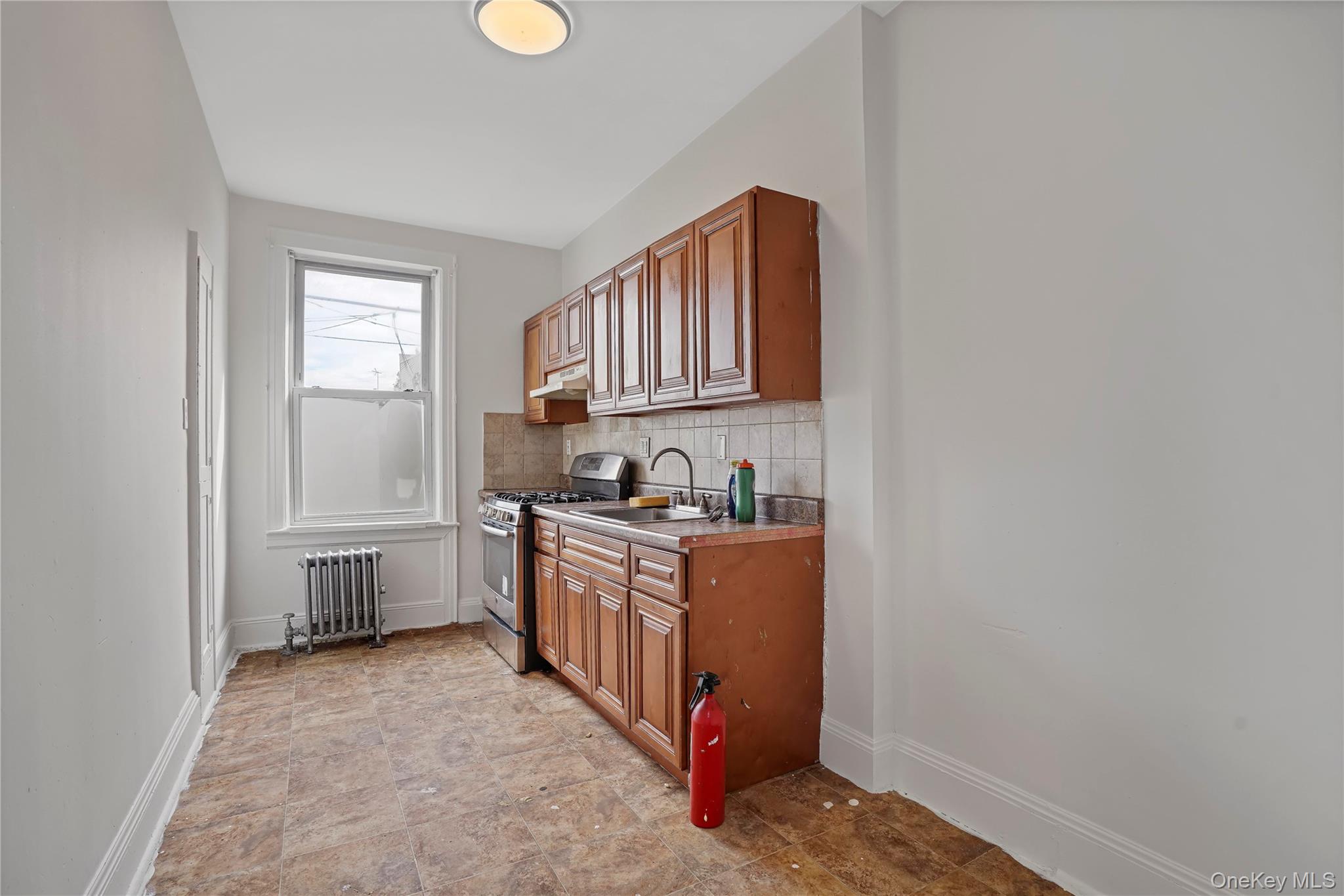 72-07 73 Street, Glendale, NY 11385