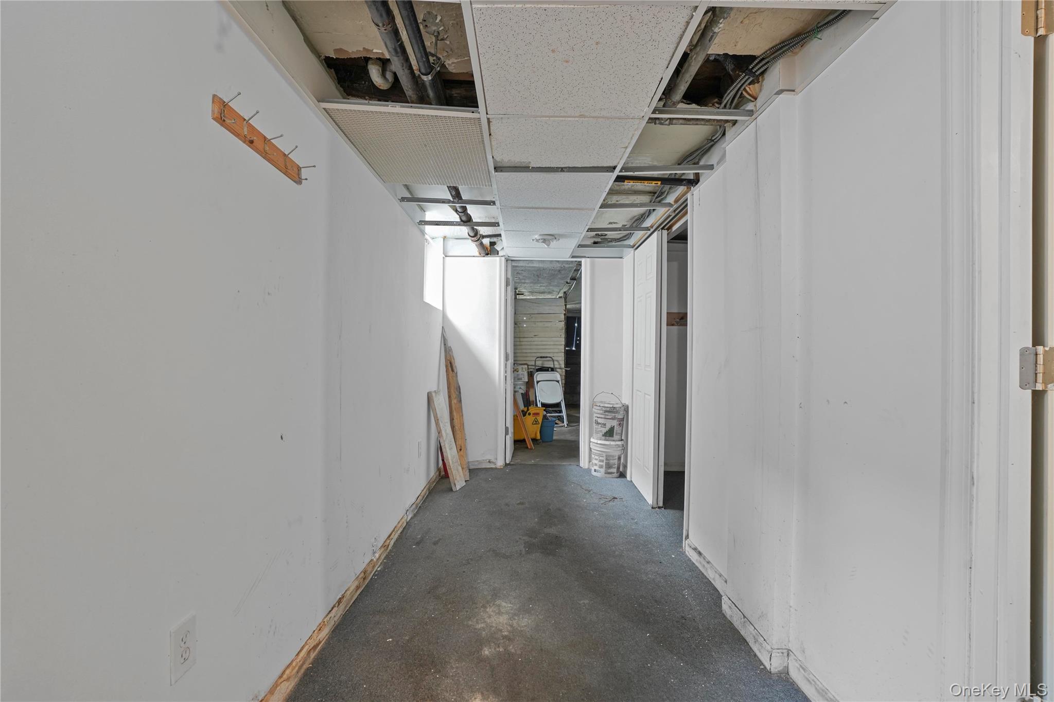 72-07 73 Street, Glendale, NY 11385