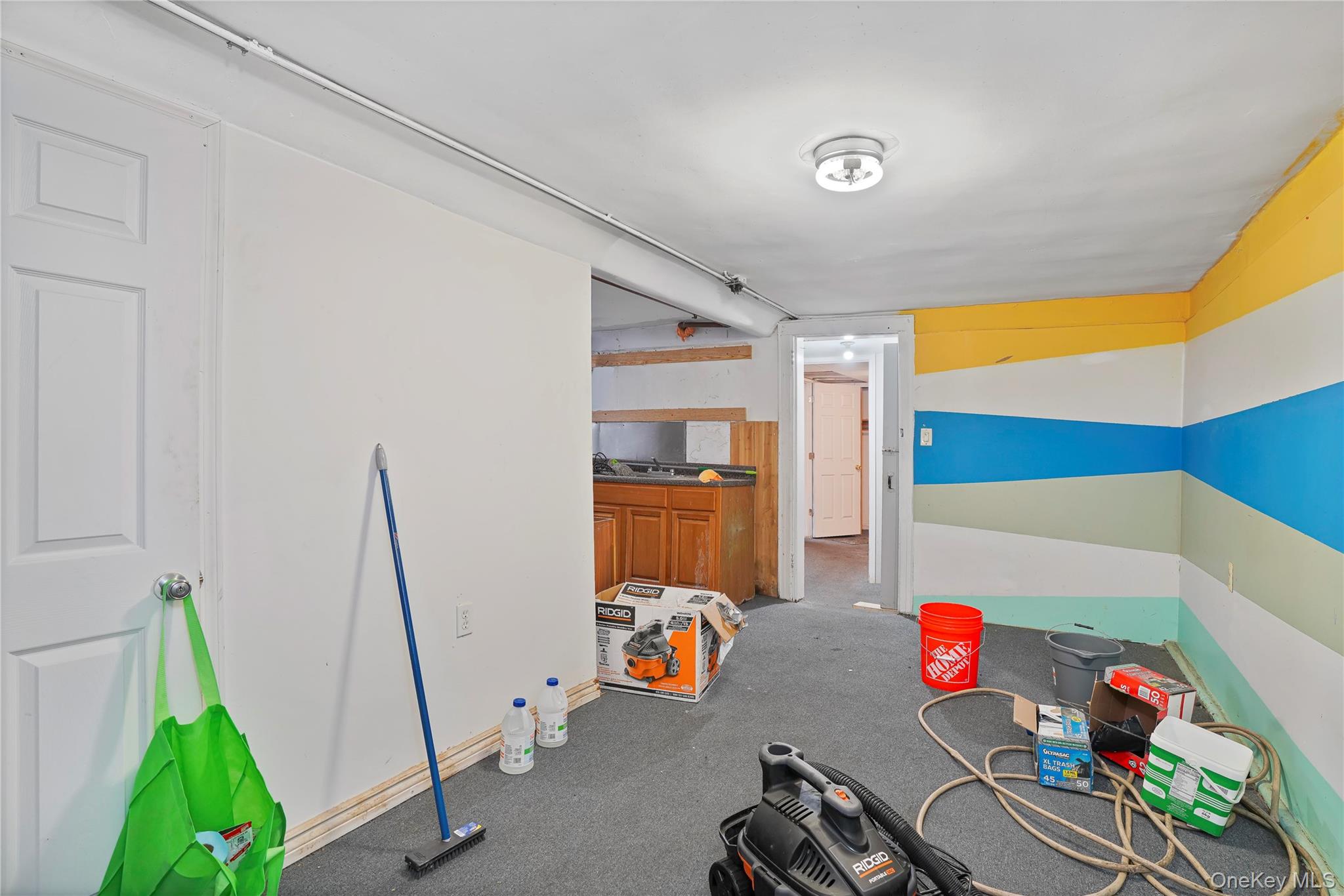 72-07 73 Street, Glendale, NY 11385