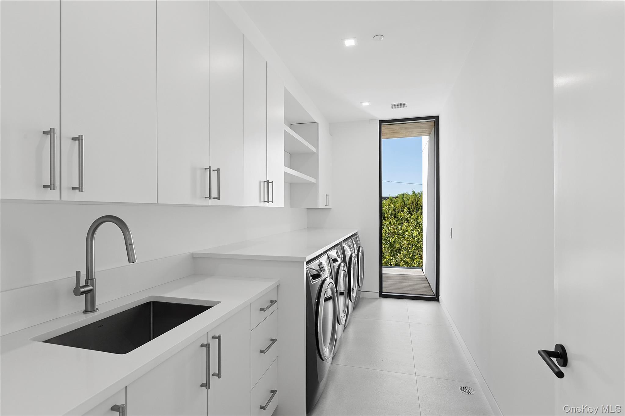 99 Pointe Mecox Lane, Bridgehampton, NY 11976