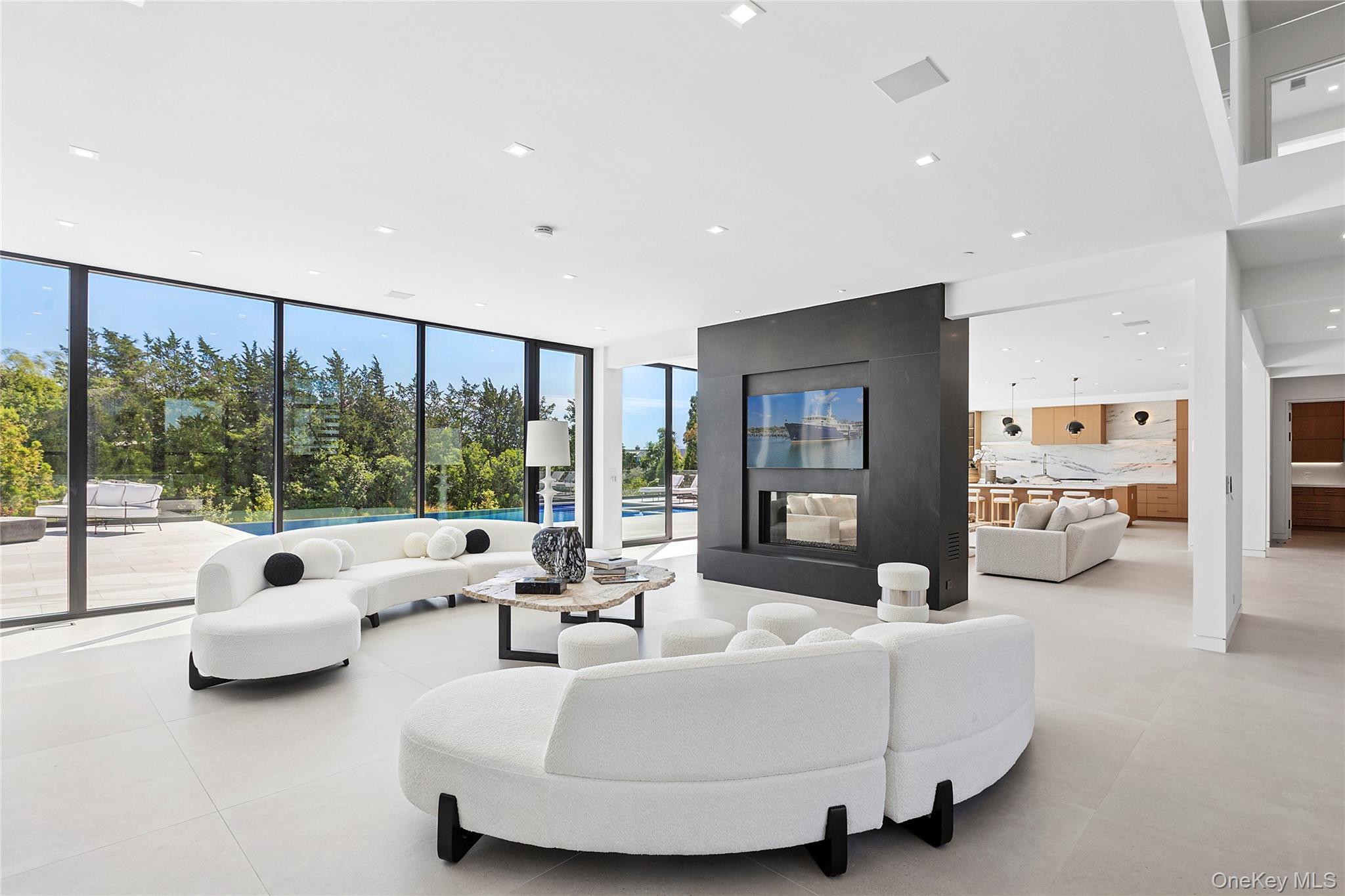 99 Pointe Mecox Lane, Bridgehampton, NY 11976