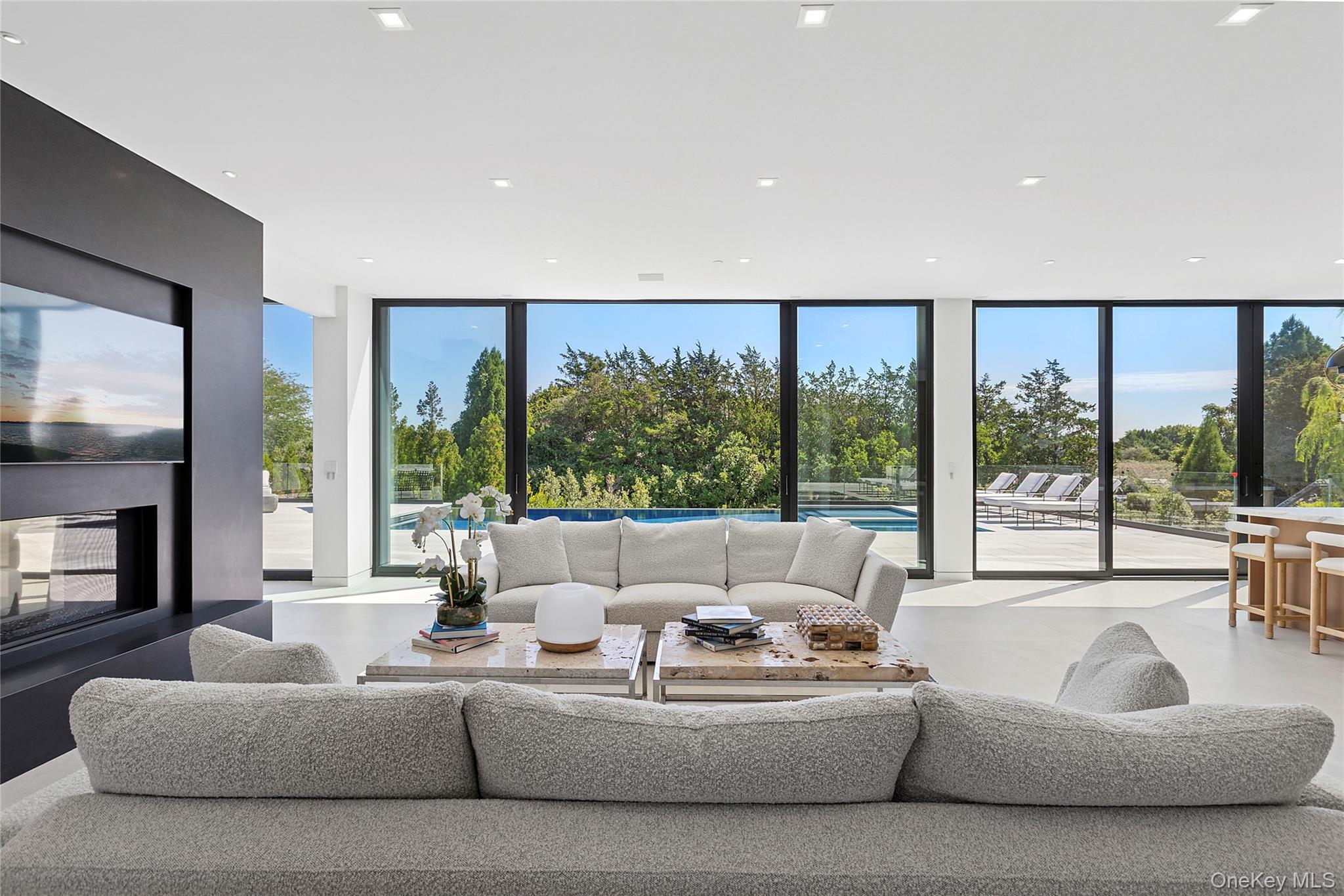 99 Pointe Mecox Lane, Bridgehampton, NY 11976