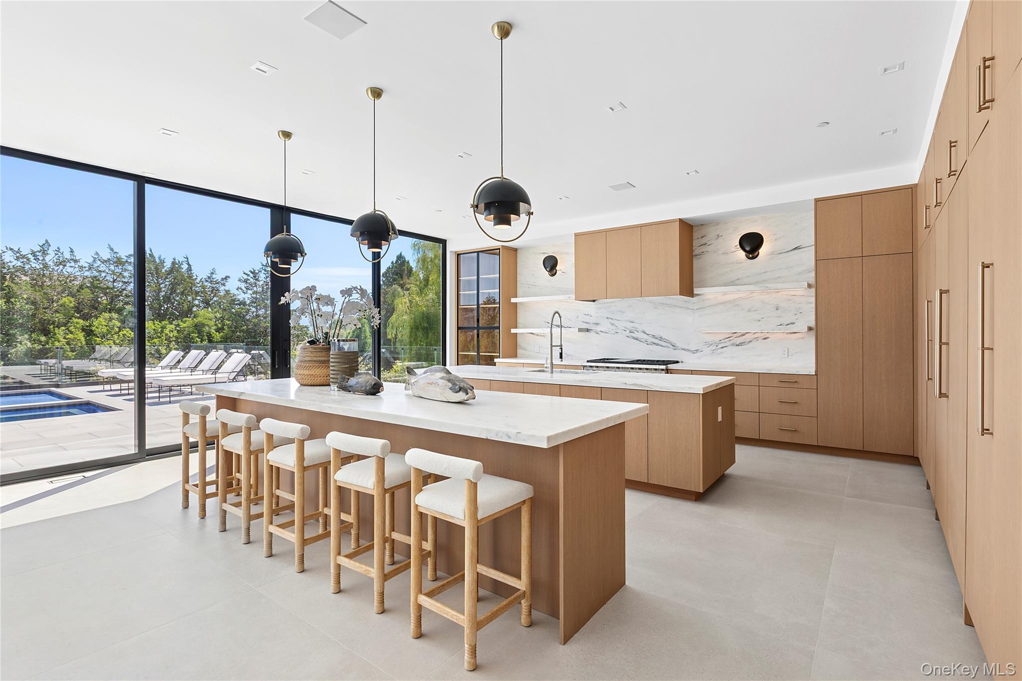 99 Pointe Mecox Lane, Bridgehampton, NY 11976