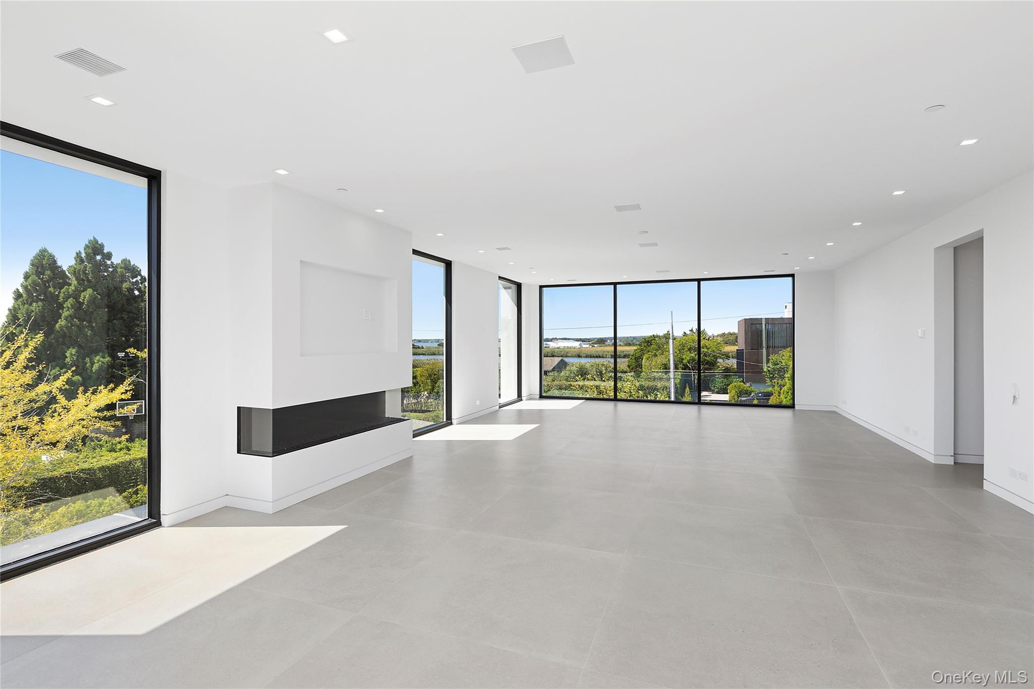 99 Pointe Mecox Lane, Bridgehampton, NY 11976