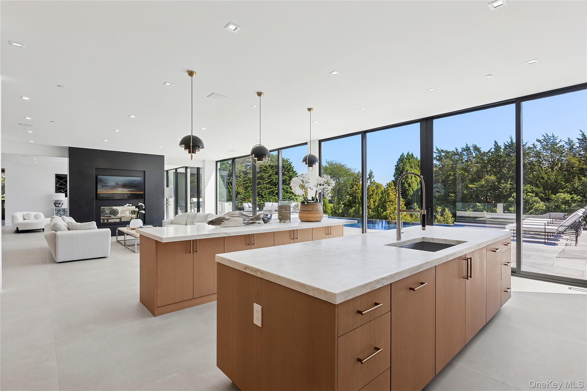 99 Pointe Mecox Lane, Bridgehampton, NY 11976