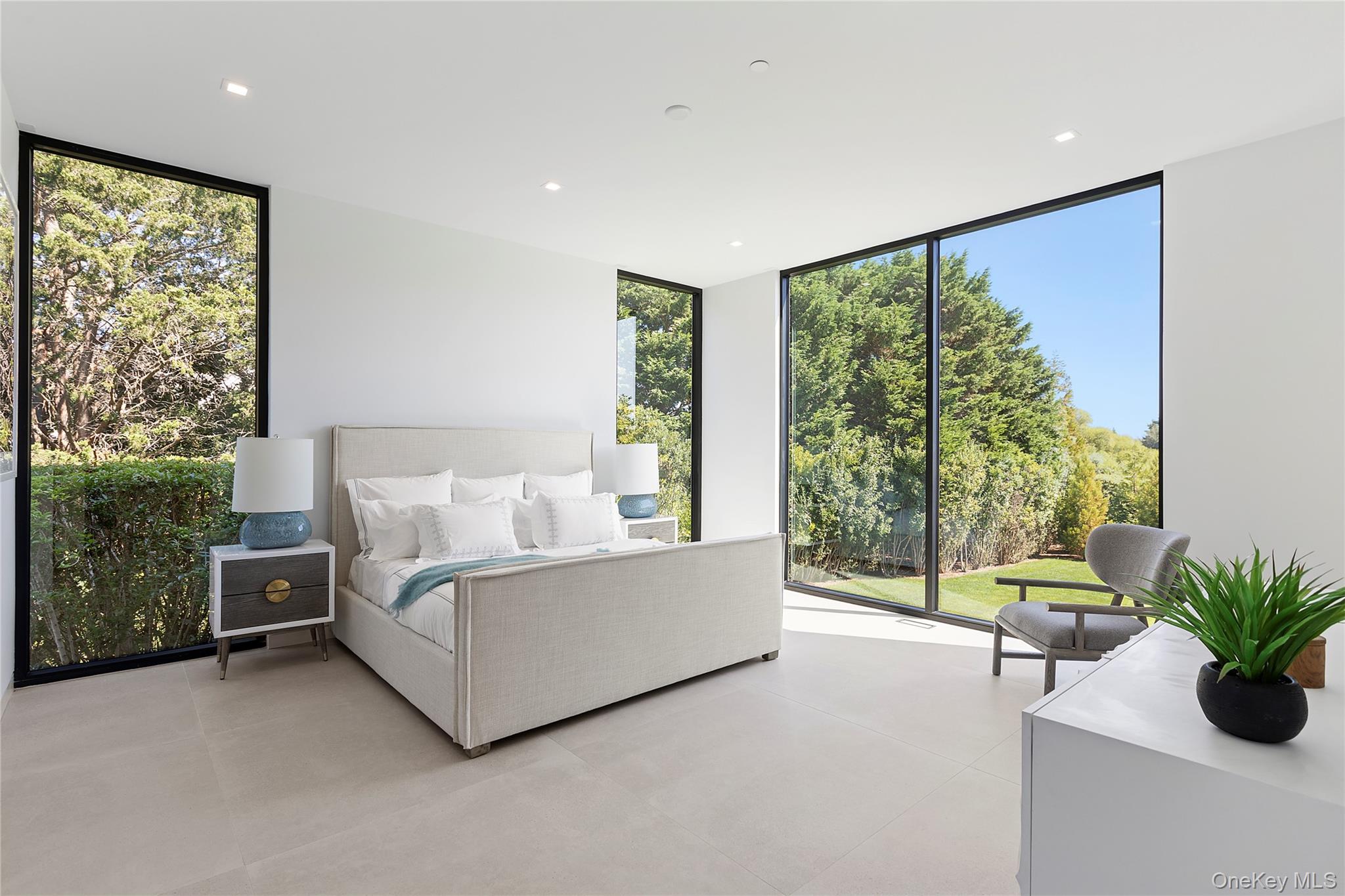 99 Pointe Mecox Lane, Bridgehampton, NY 11976