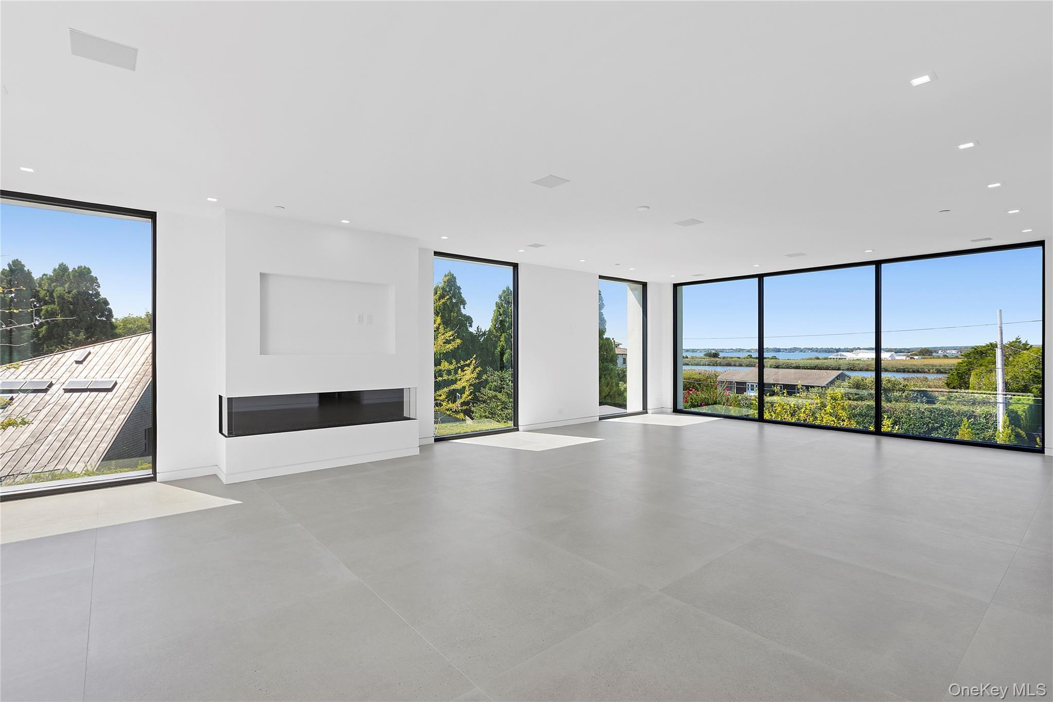 99 Pointe Mecox Lane, Bridgehampton, NY 11976