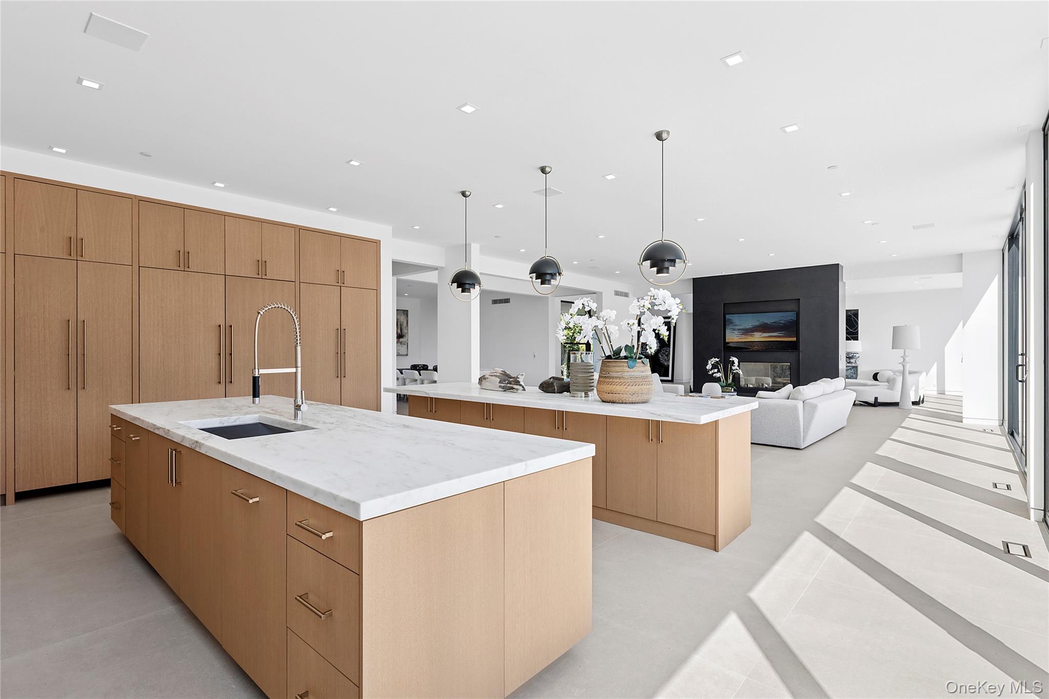 99 Pointe Mecox Lane, Bridgehampton, NY 11976