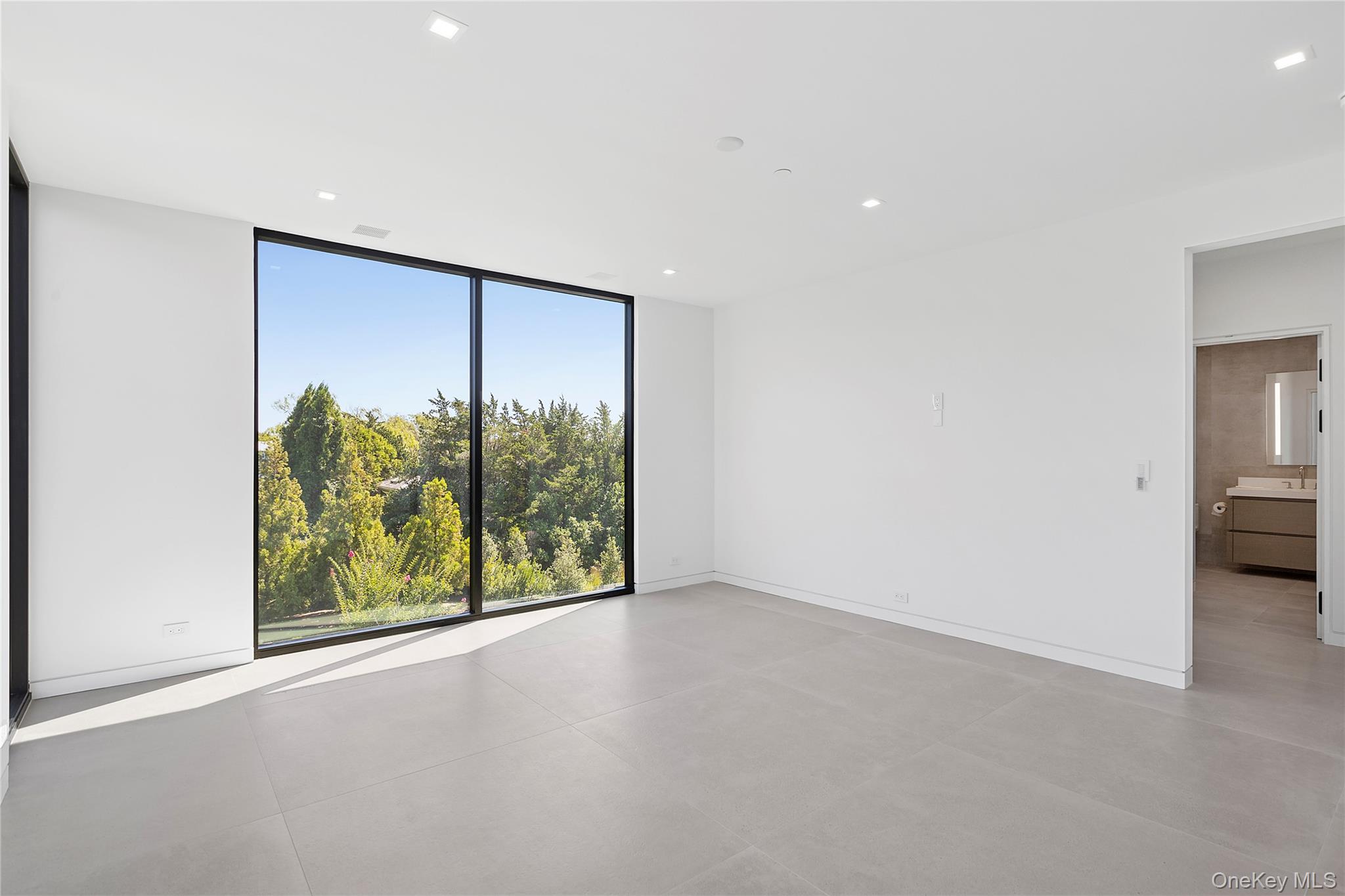 99 Pointe Mecox Lane, Bridgehampton, NY 11976