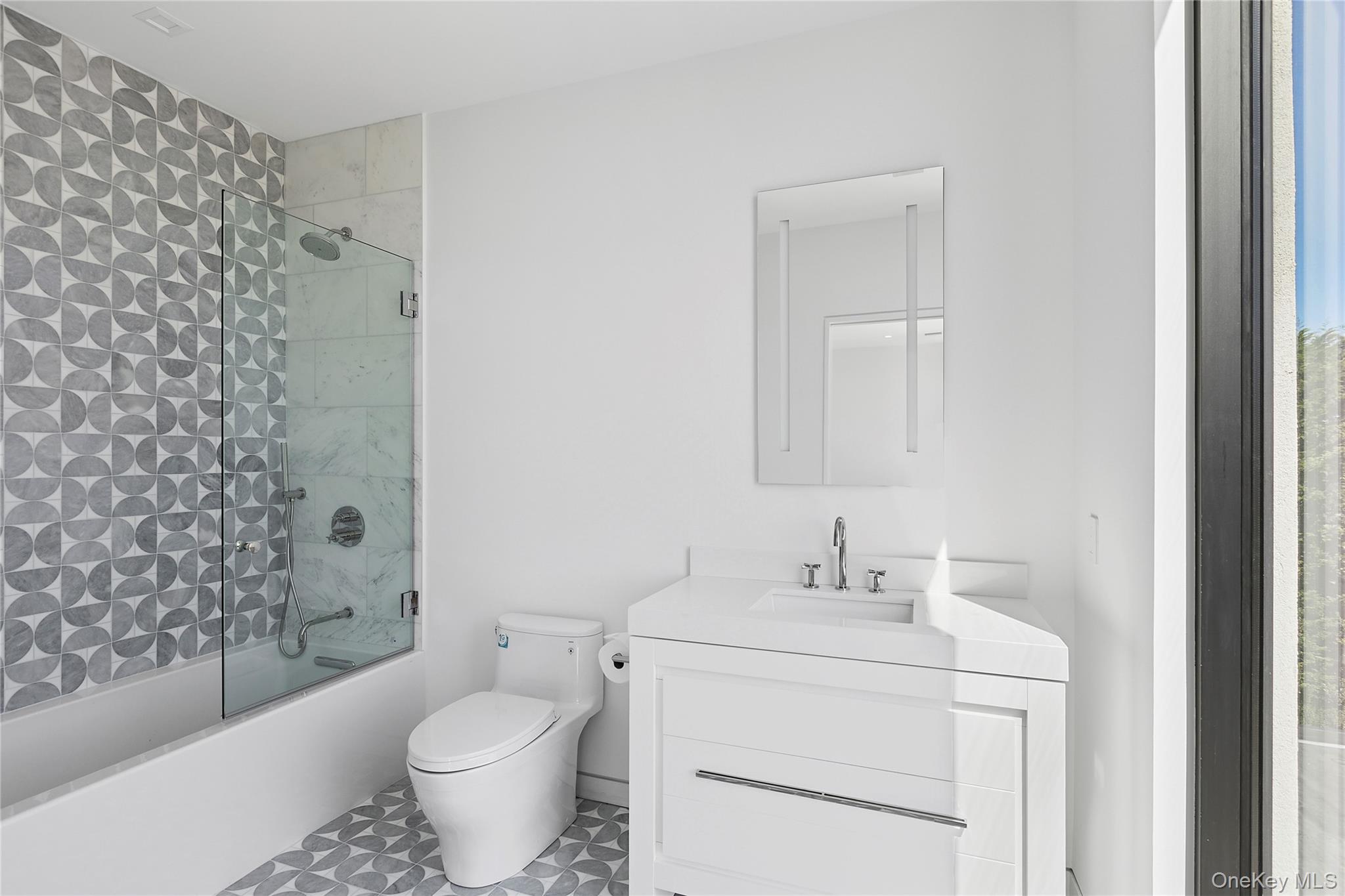 99 Pointe Mecox Lane, Bridgehampton, NY 11976