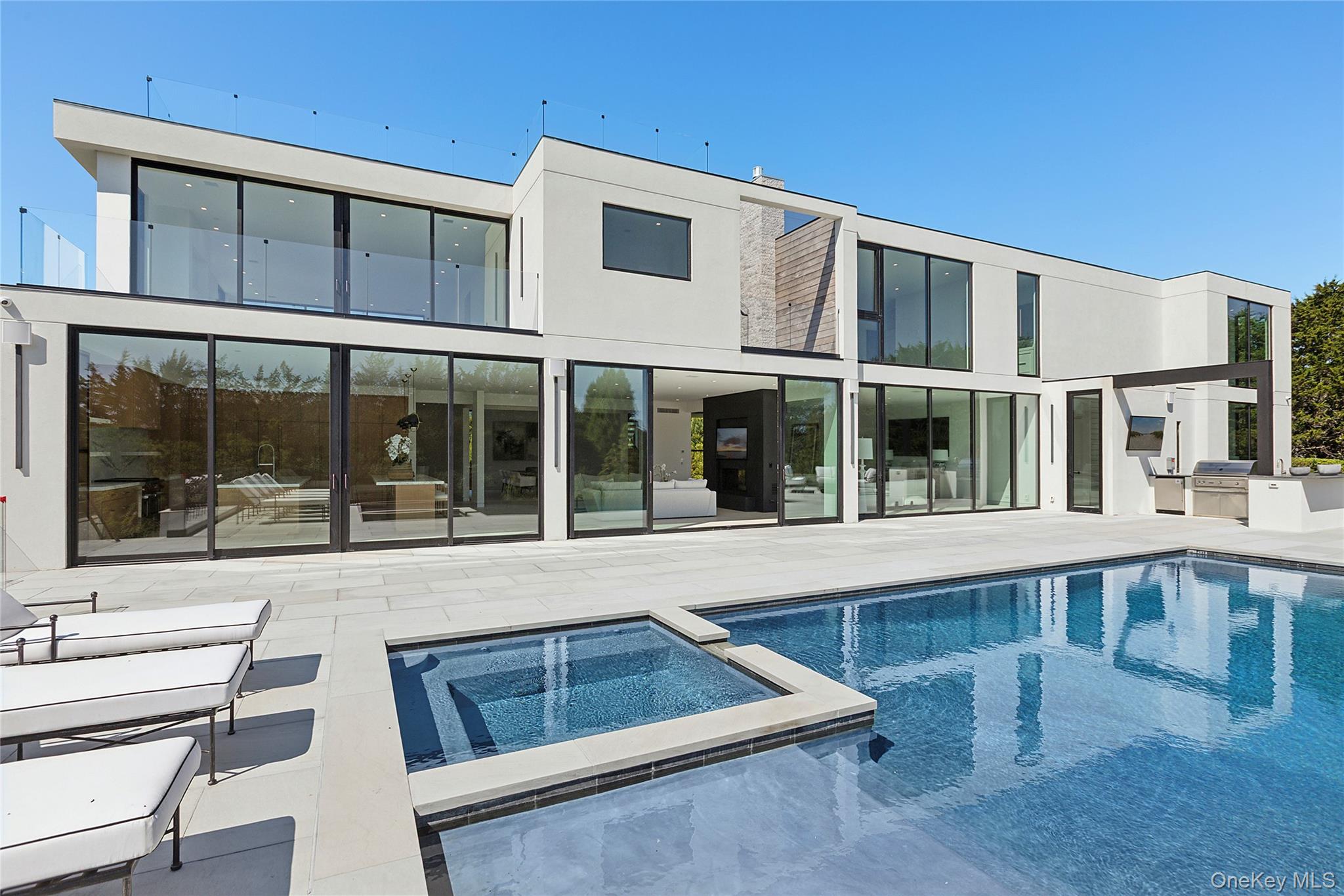 99 Pointe Mecox Lane, Bridgehampton, NY 11976