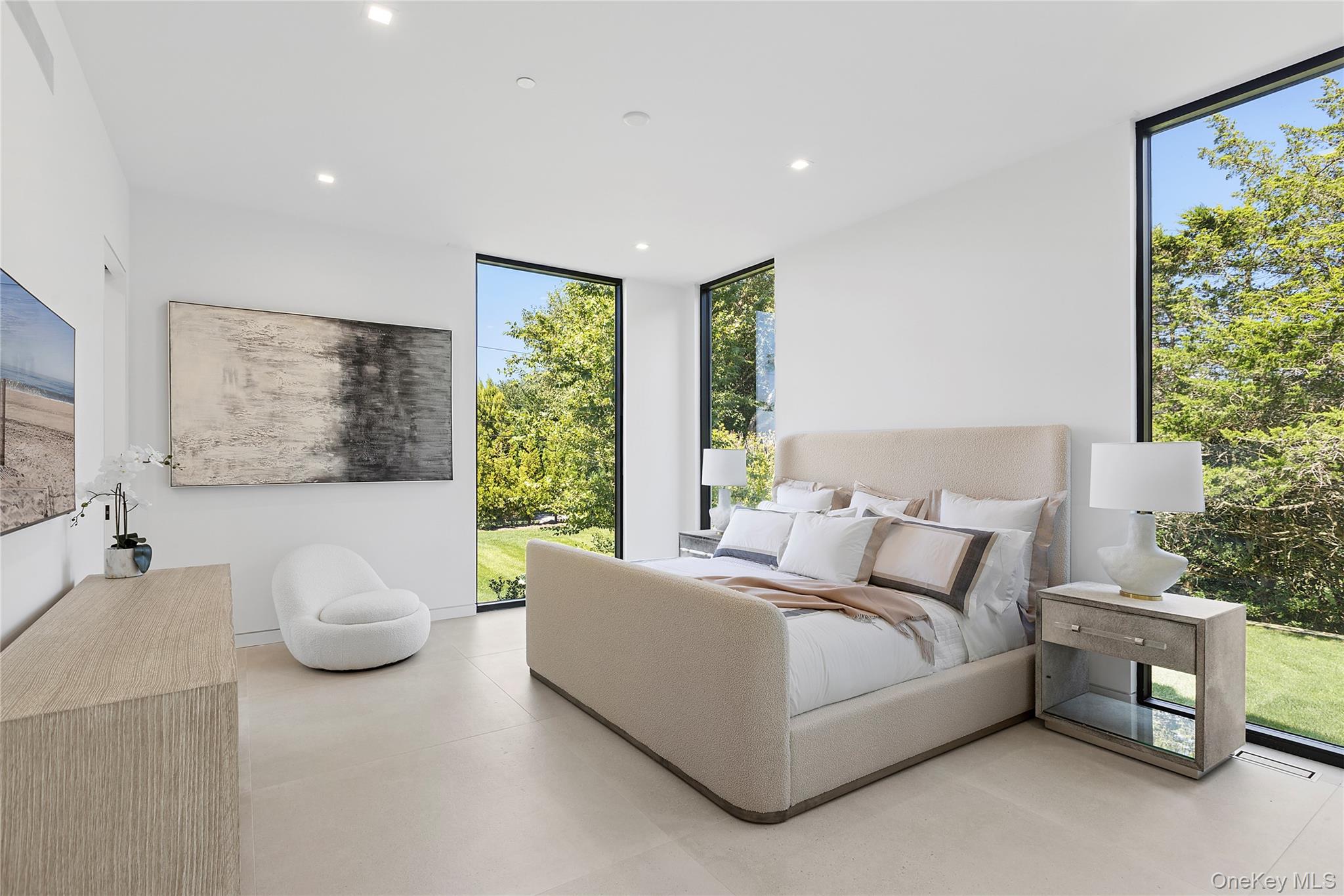 99 Pointe Mecox Lane, Bridgehampton, NY 11976