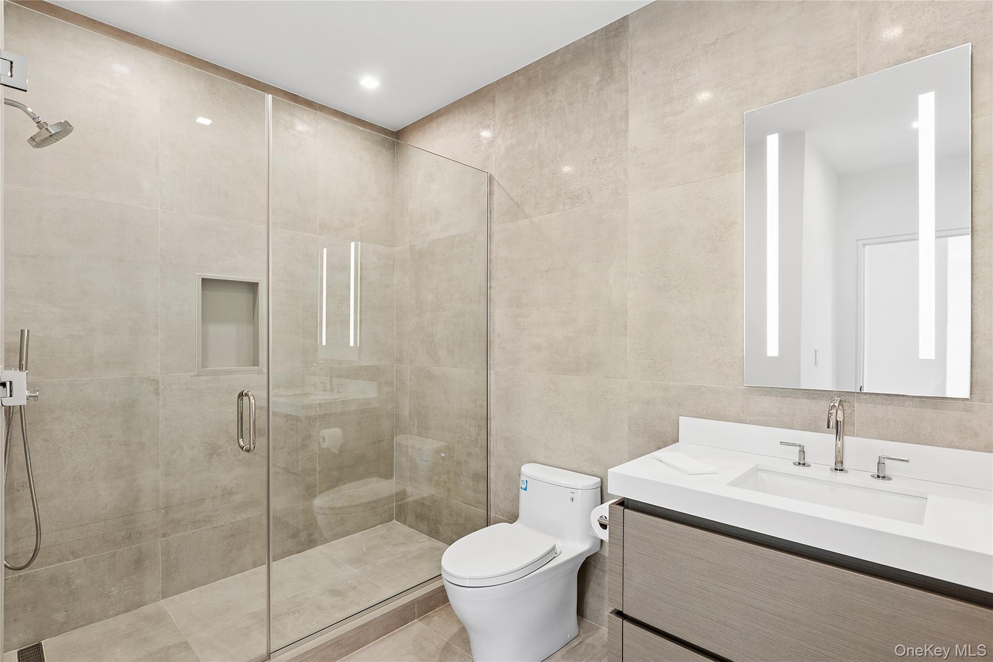 99 Pointe Mecox Lane, Bridgehampton, NY 11976