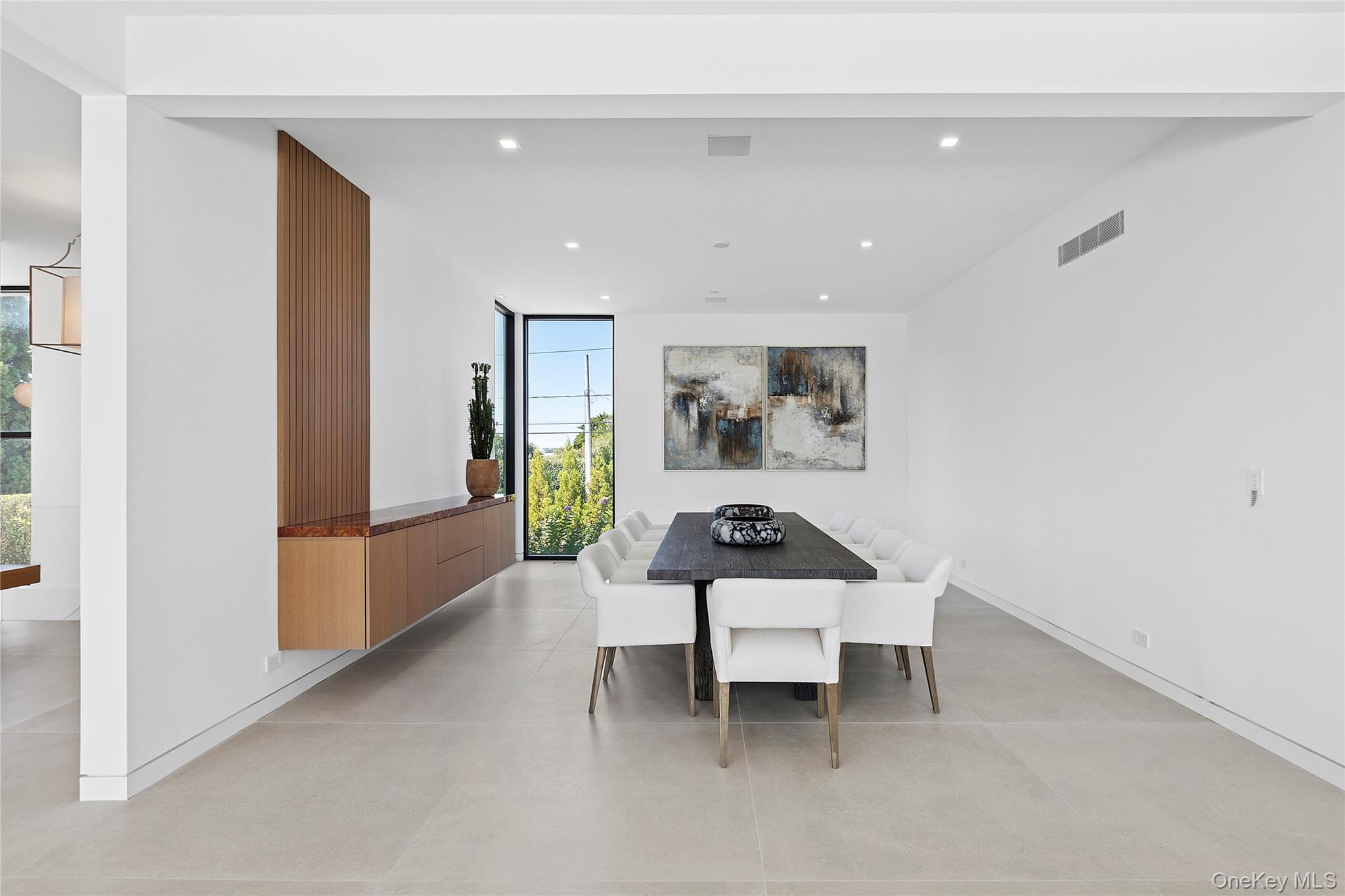 99 Pointe Mecox Lane, Bridgehampton, NY 11976