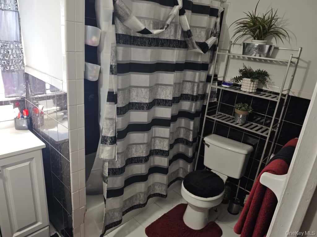 204-06 109th Avenue, Hollis, NY 11412