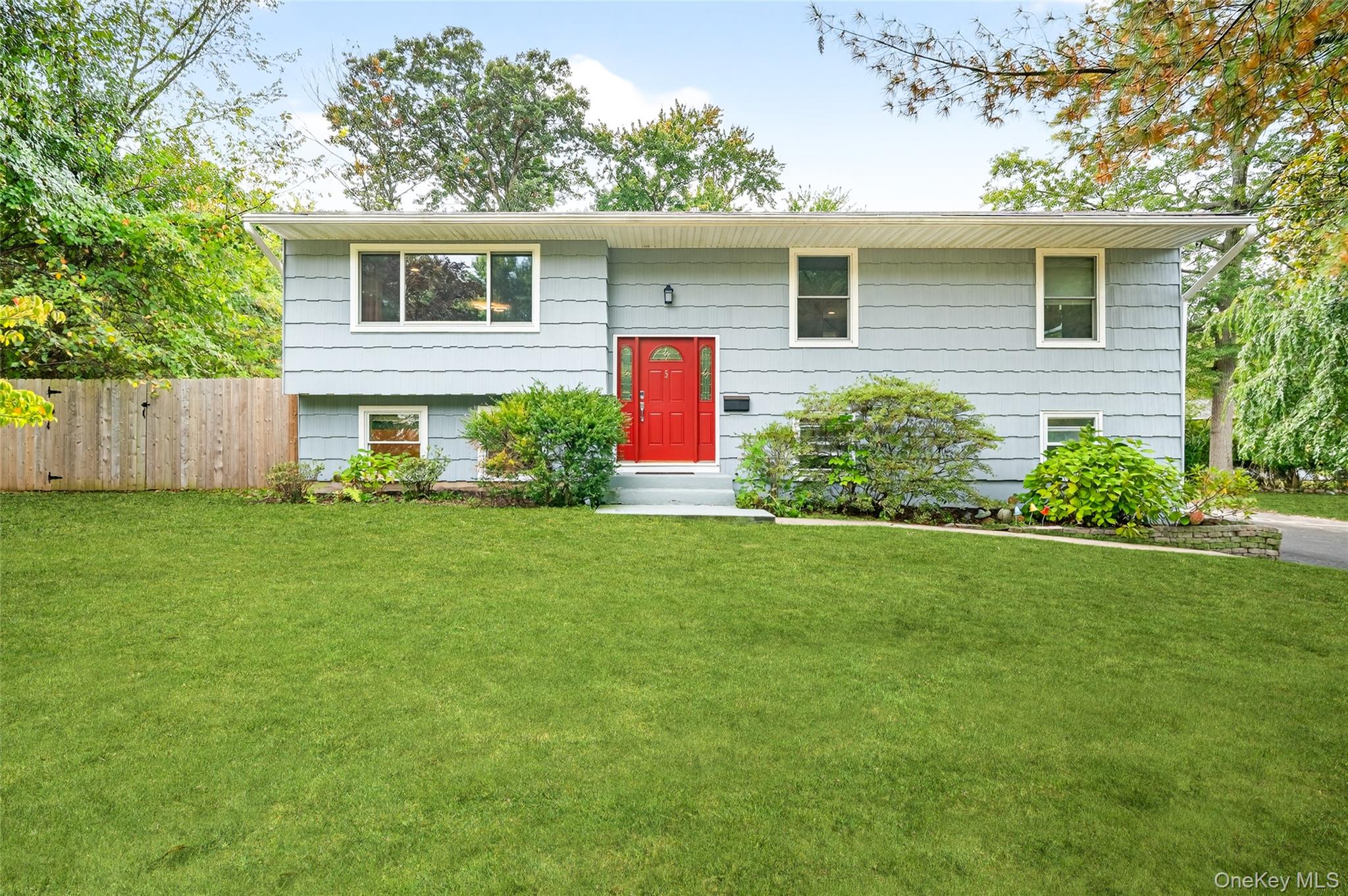 5 Michael Drive, Blauvelt, NY 10913