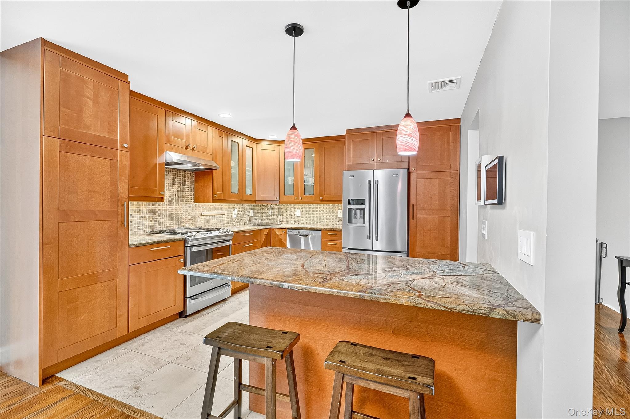 5 Michael Drive, Blauvelt, NY 10913