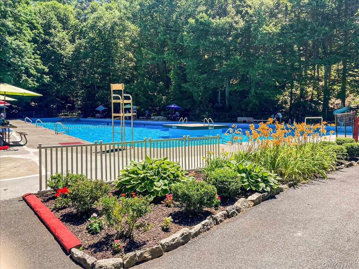 15 Orchard Road, Putnam Valley, NY 10579