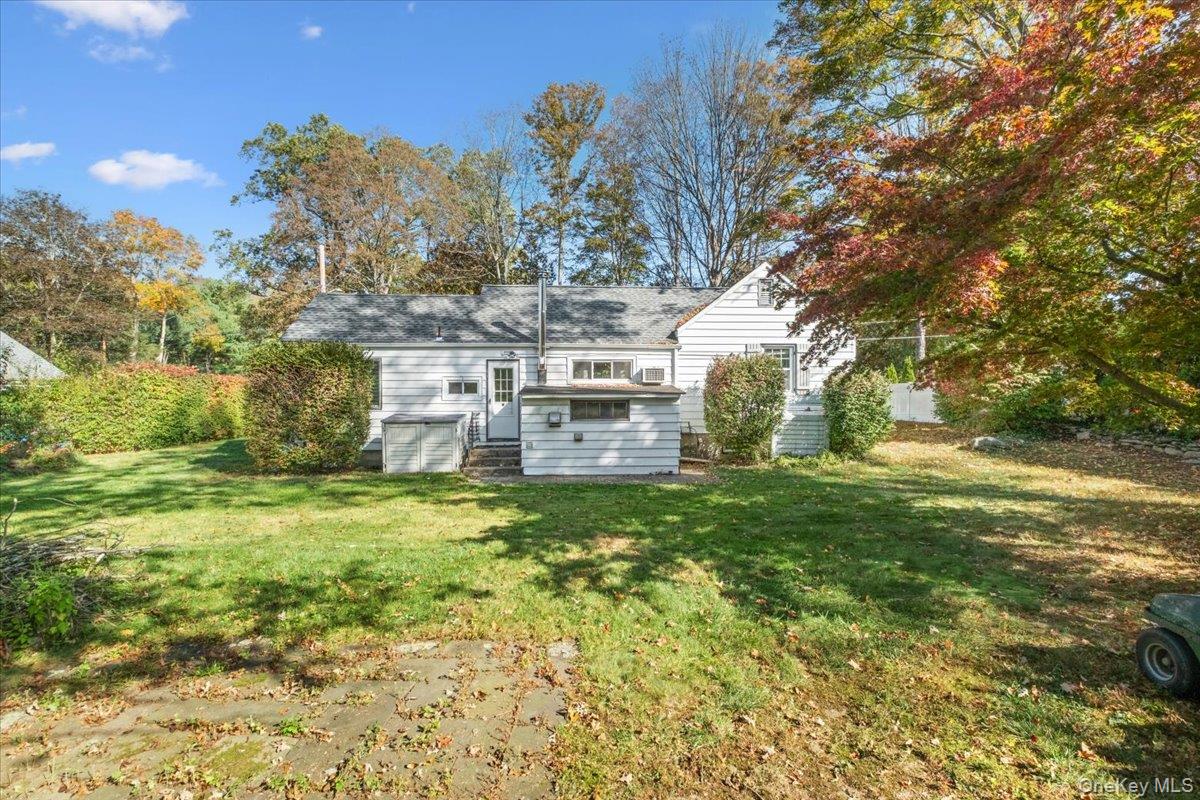 15 Orchard Road, Putnam Valley, NY 10579