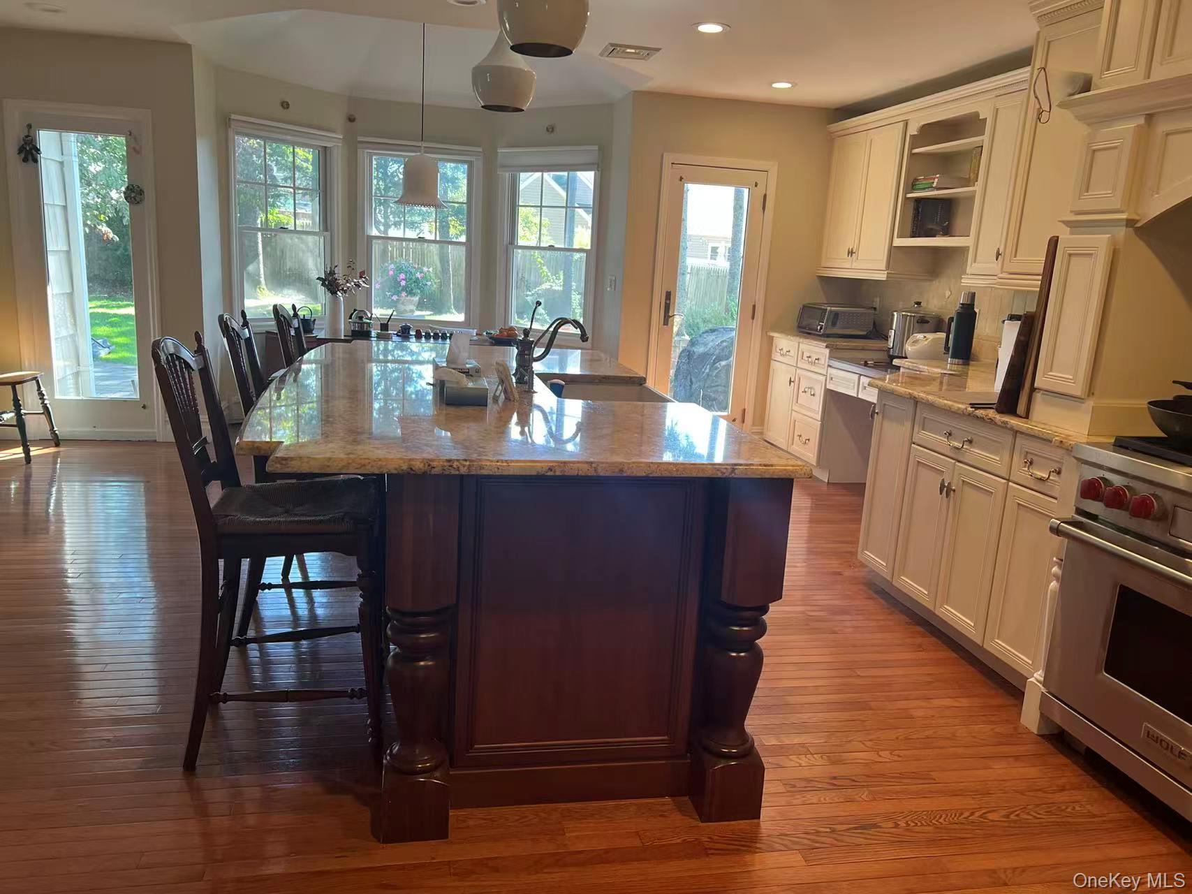 2 Sunset Lane, Garden City, NY 11530